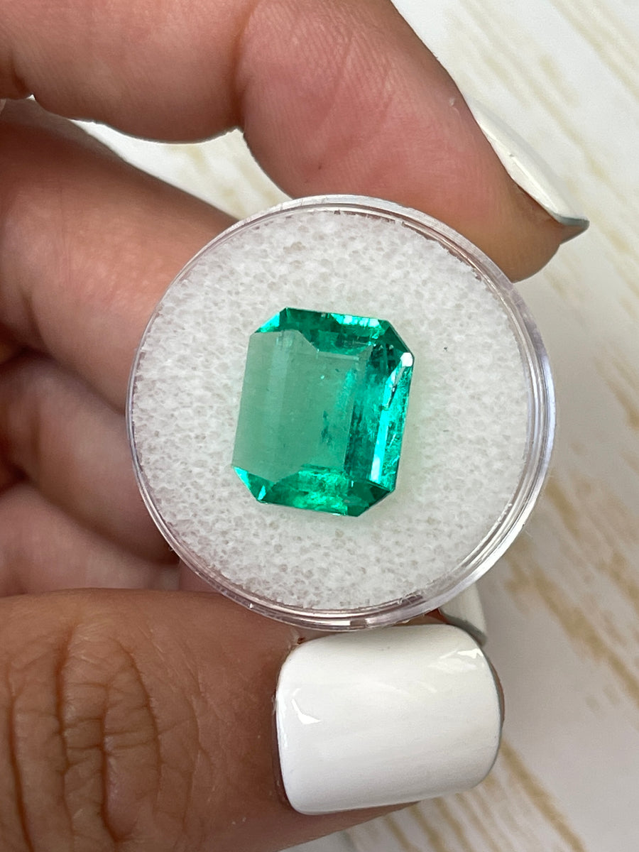 Exquisite 5.15 Carat Colombian Emerald with Spready Green Emerald Cut