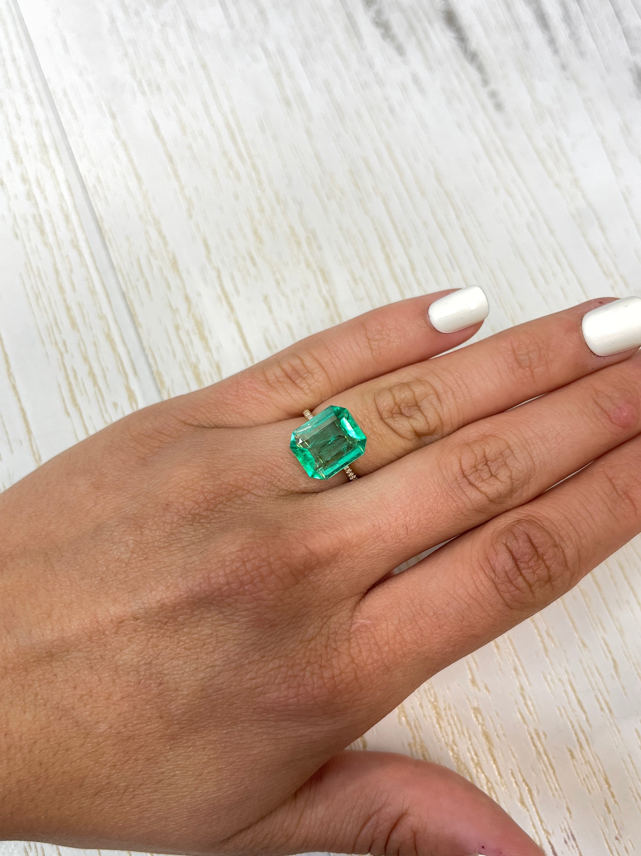 Gorgeous 5.15 Carat Colombian Emerald in an Emerald Cut - Spready Green