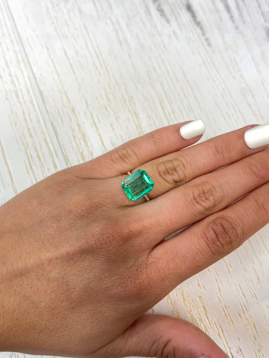 Gorgeous 5.15 Carat Colombian Emerald in an Emerald Cut - Spready Green