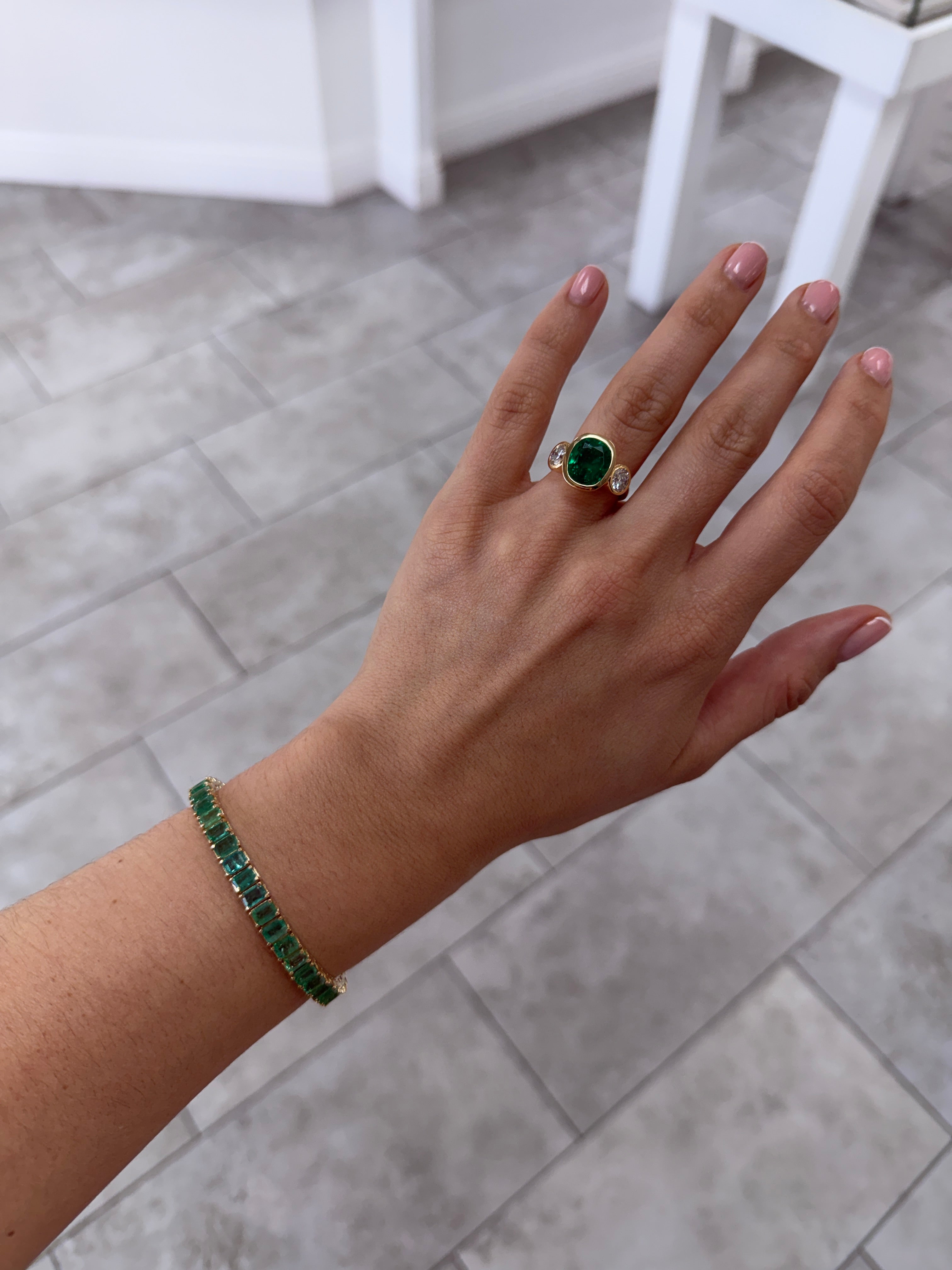 17.20tcw Natural Emerald Cut Emerald Tennis Bracelet- 7 Inches - JR Colombian Emeralds