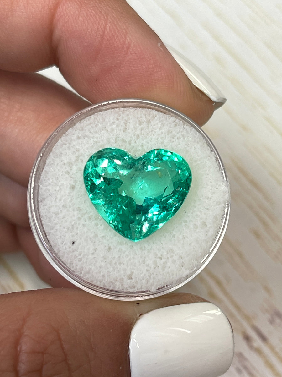 Heart-Shaped Colombian Emerald - 9.86 Carats - Natural Yellowish Green