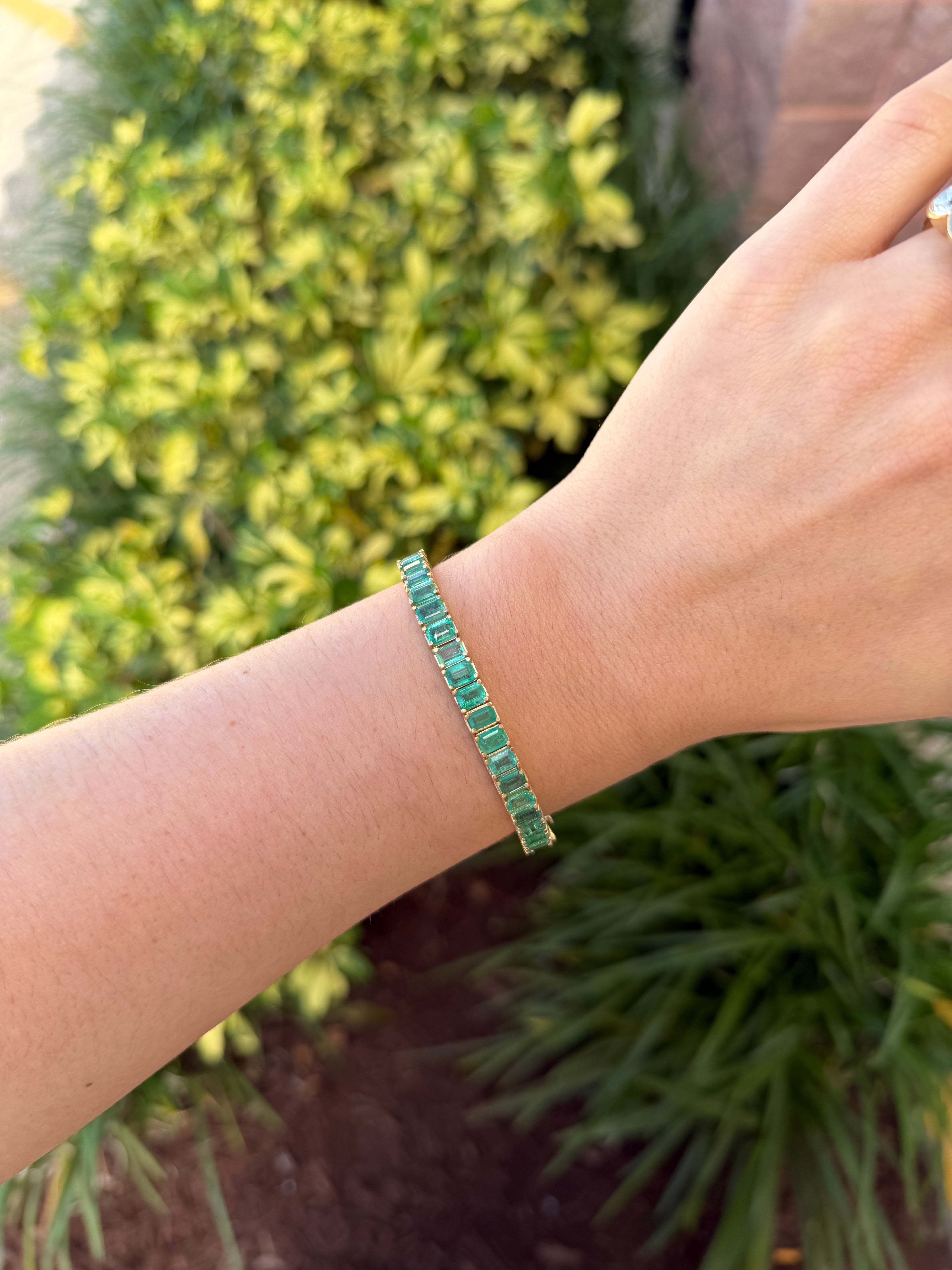 17.20tcw Natural Emerald Cut Emerald Tennis Bracelet- 7 Inches - JR Colombian Emeralds