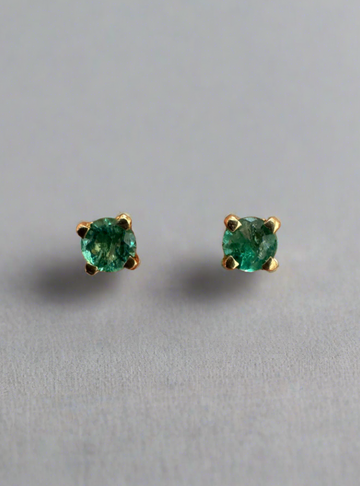 0.30tcw Petite Emerald Round Studs 14K with bead detail