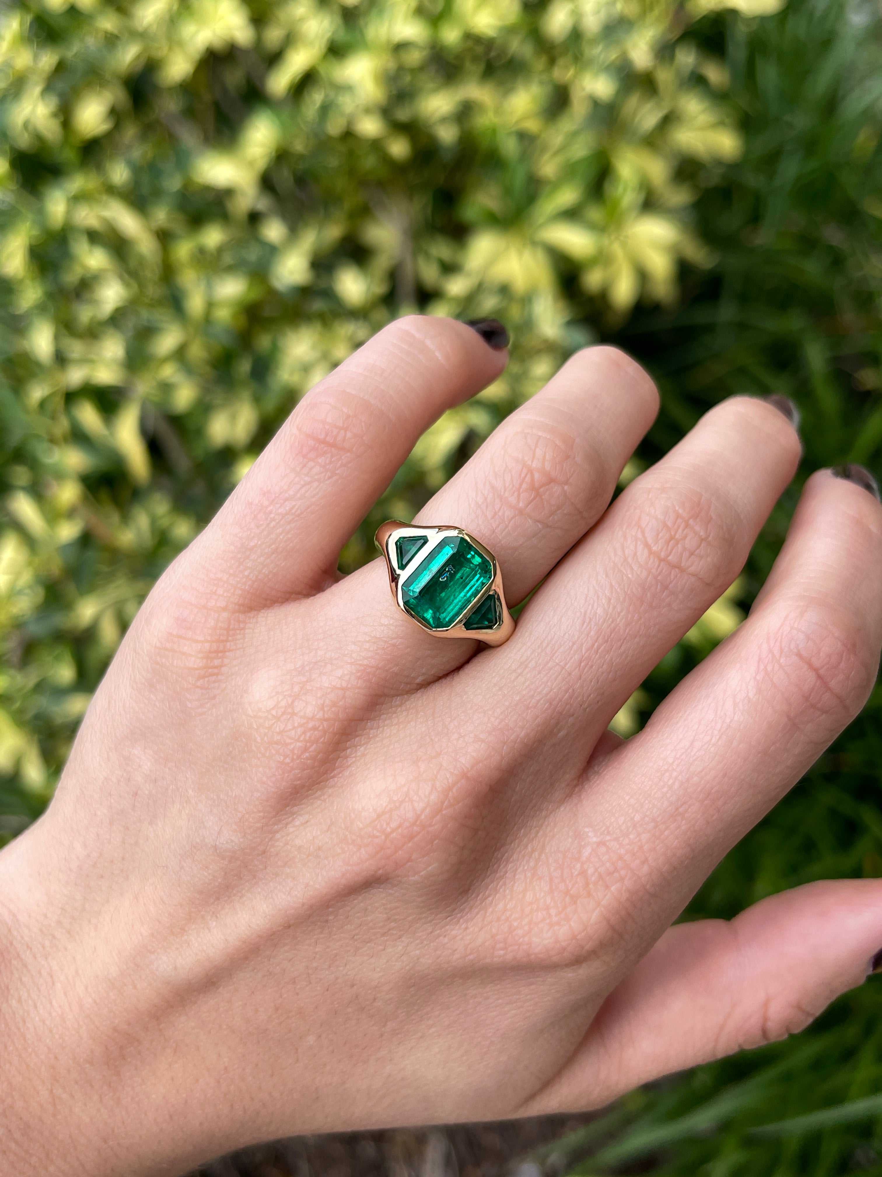 4.06tcw Muzo Colombian Emerald Three Stone Ring Trillion Cut 18K Yellow Gold 18g