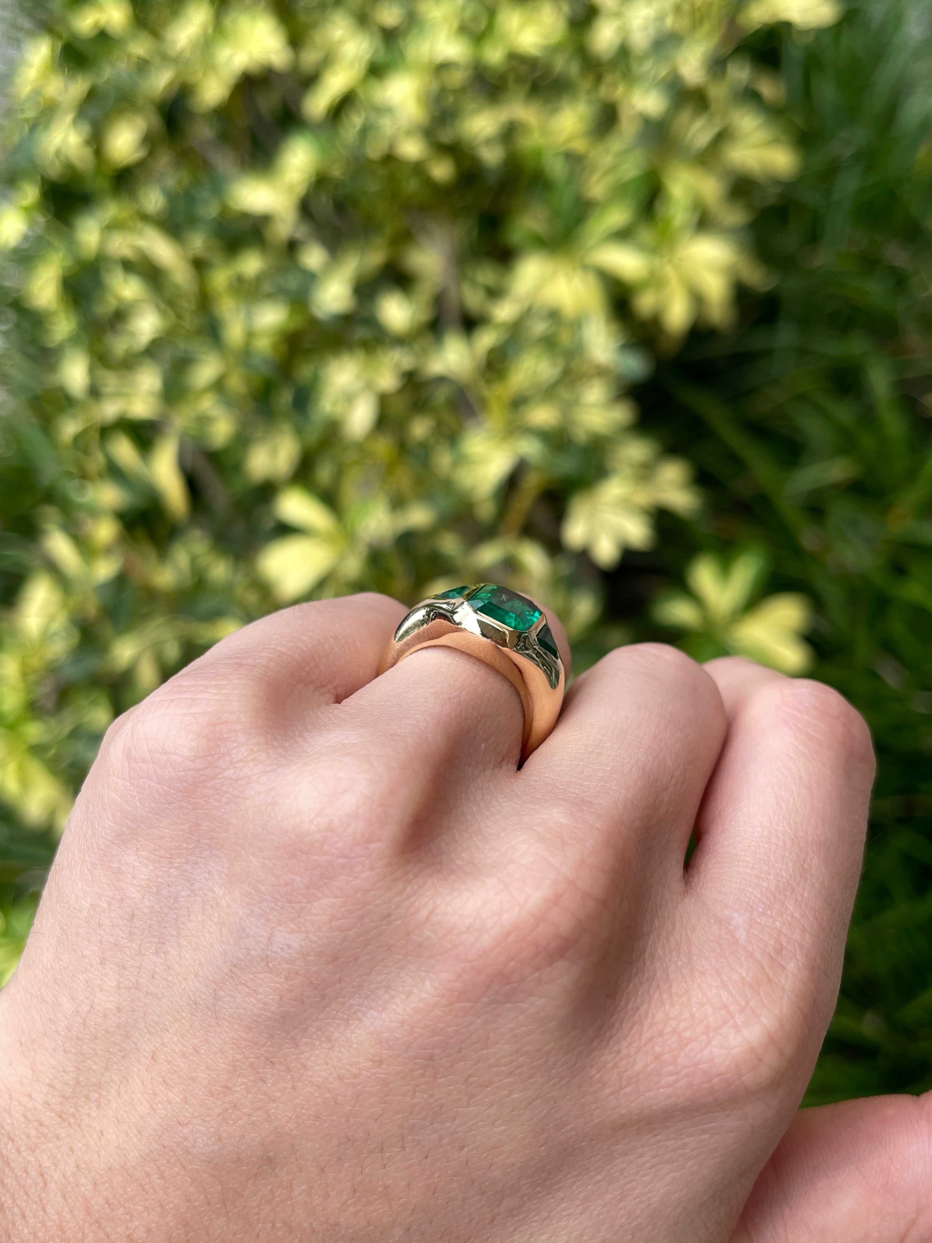 4.06tcw Muzo Colombian Emerald Three Stone Ring Trillion Cut 18K Yellow Gold 18g