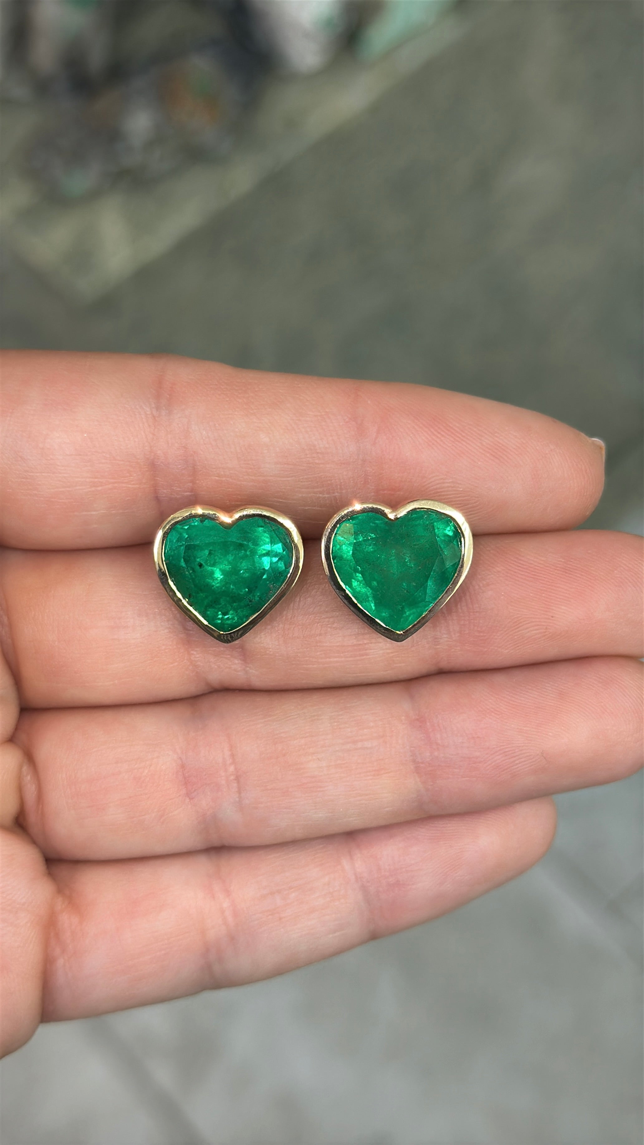 13.60tcw AAA Vivid Colombian Emerald Bezel Set Heart Studs 18K