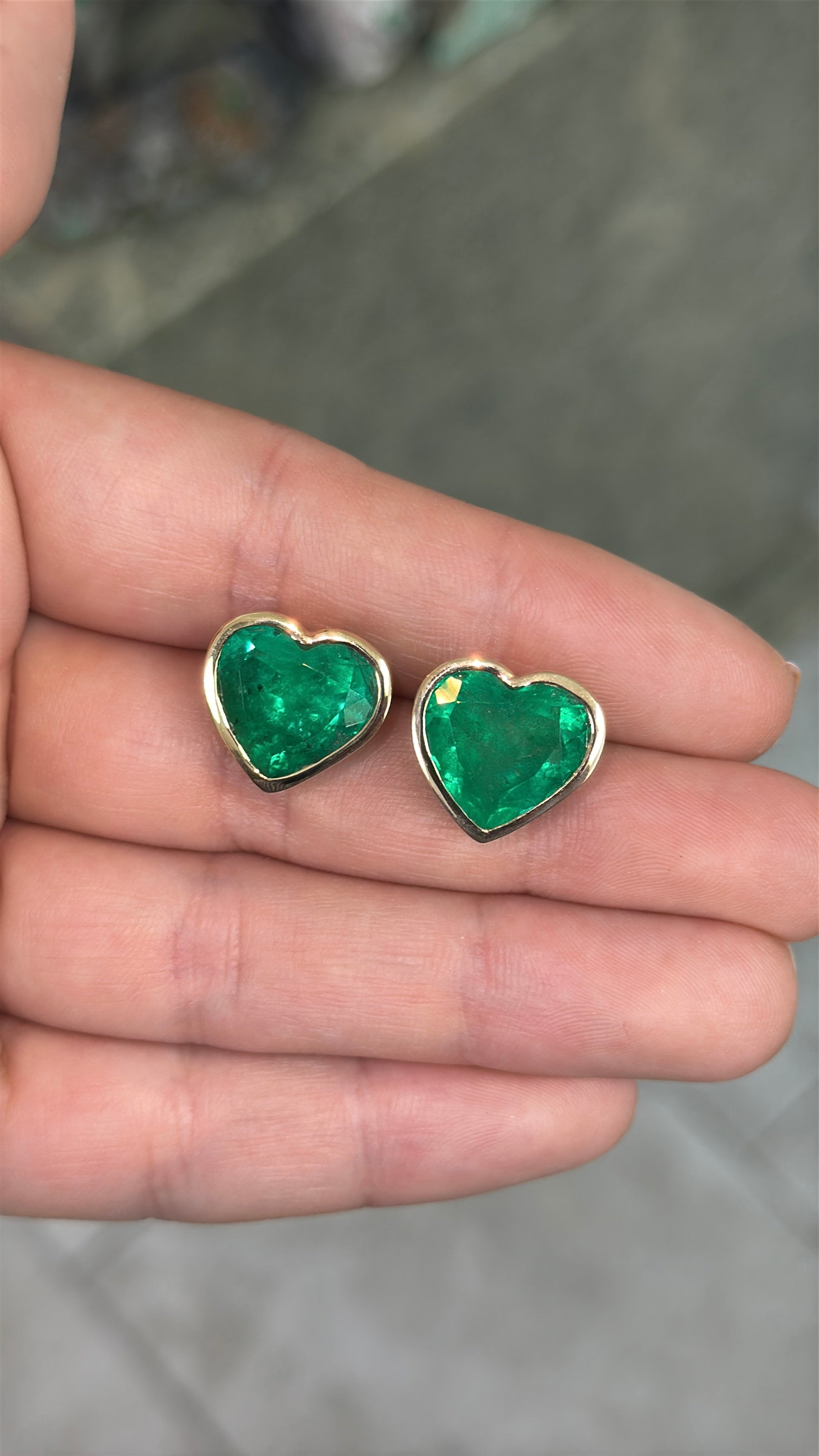 13.60tcw AAA Vivid Colombian Emerald Bezel Set Heart Studs 18K