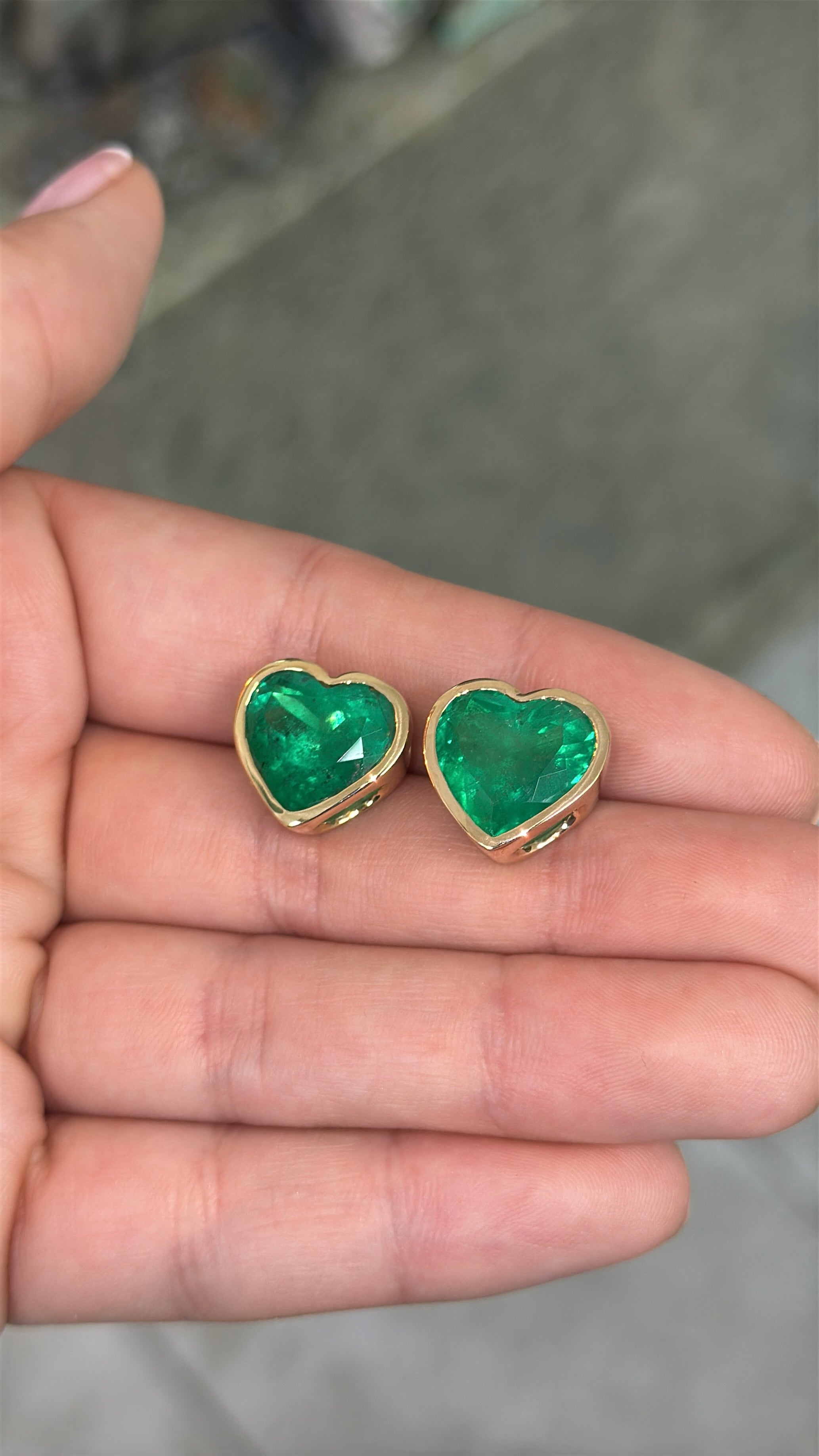 13.60tcw AAA Vivid Colombian Emerald Bezel Set Heart Studs 18K