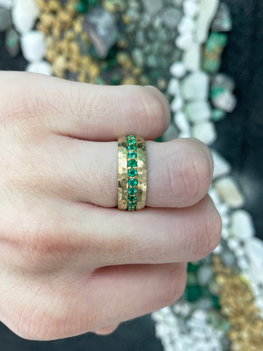 Natural 1.50tcw Round Colombian Emerald Wedding 8 MM Band 14K Solid Gold Hammer Finish