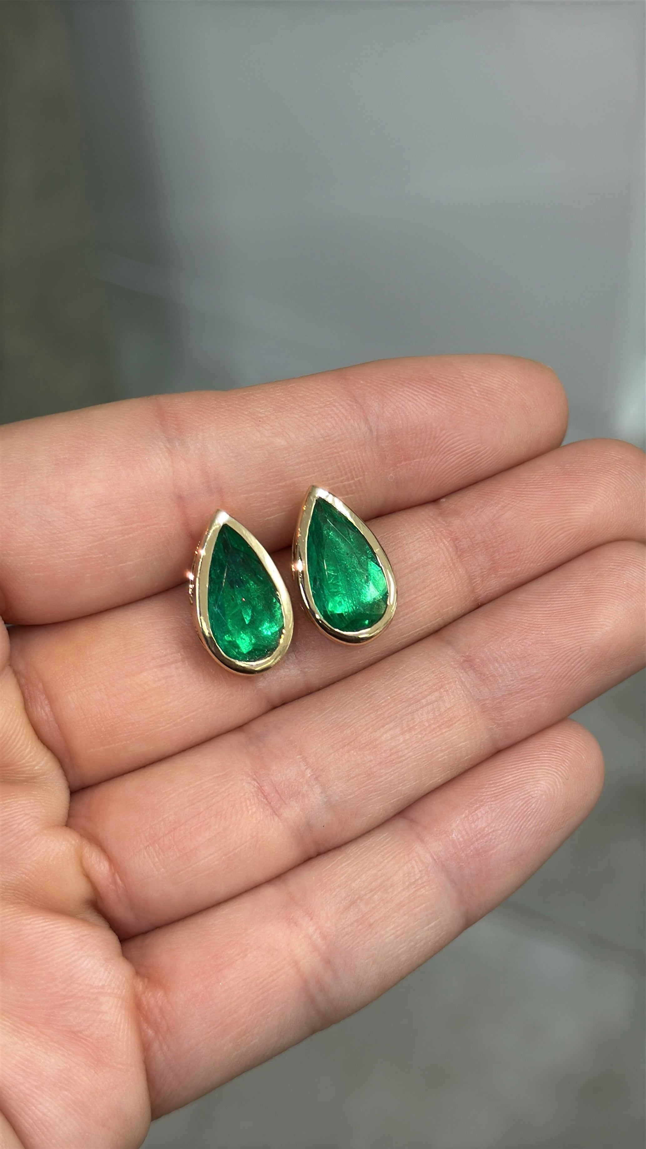 4.52tcw AAA+ Bezel Set Teardrop Colombian Emerald Studs 18K