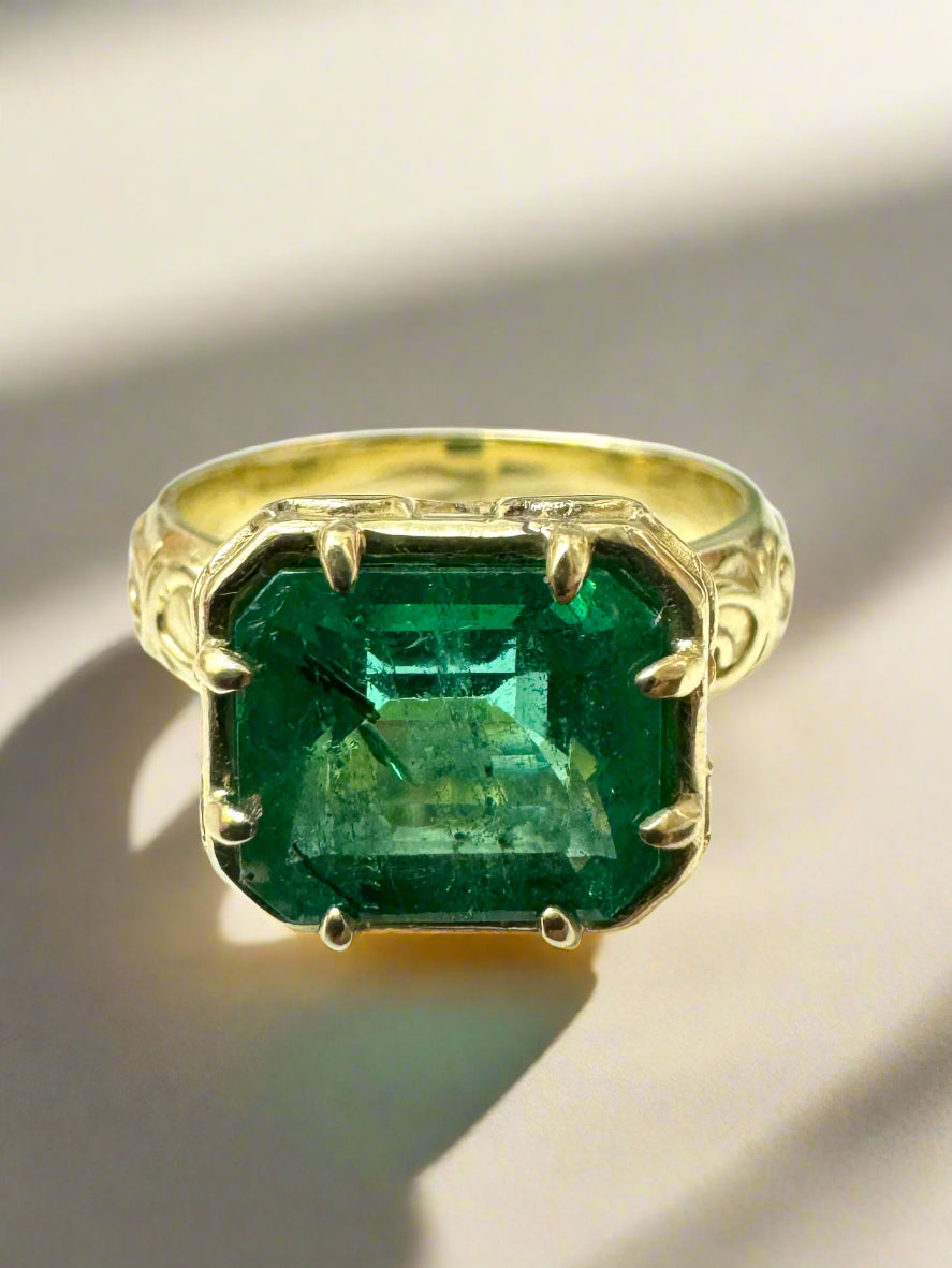 3.65ct 14K East To West Freckled Earth Mined Emerald Solitaire with Scroll/Etch Gold Work