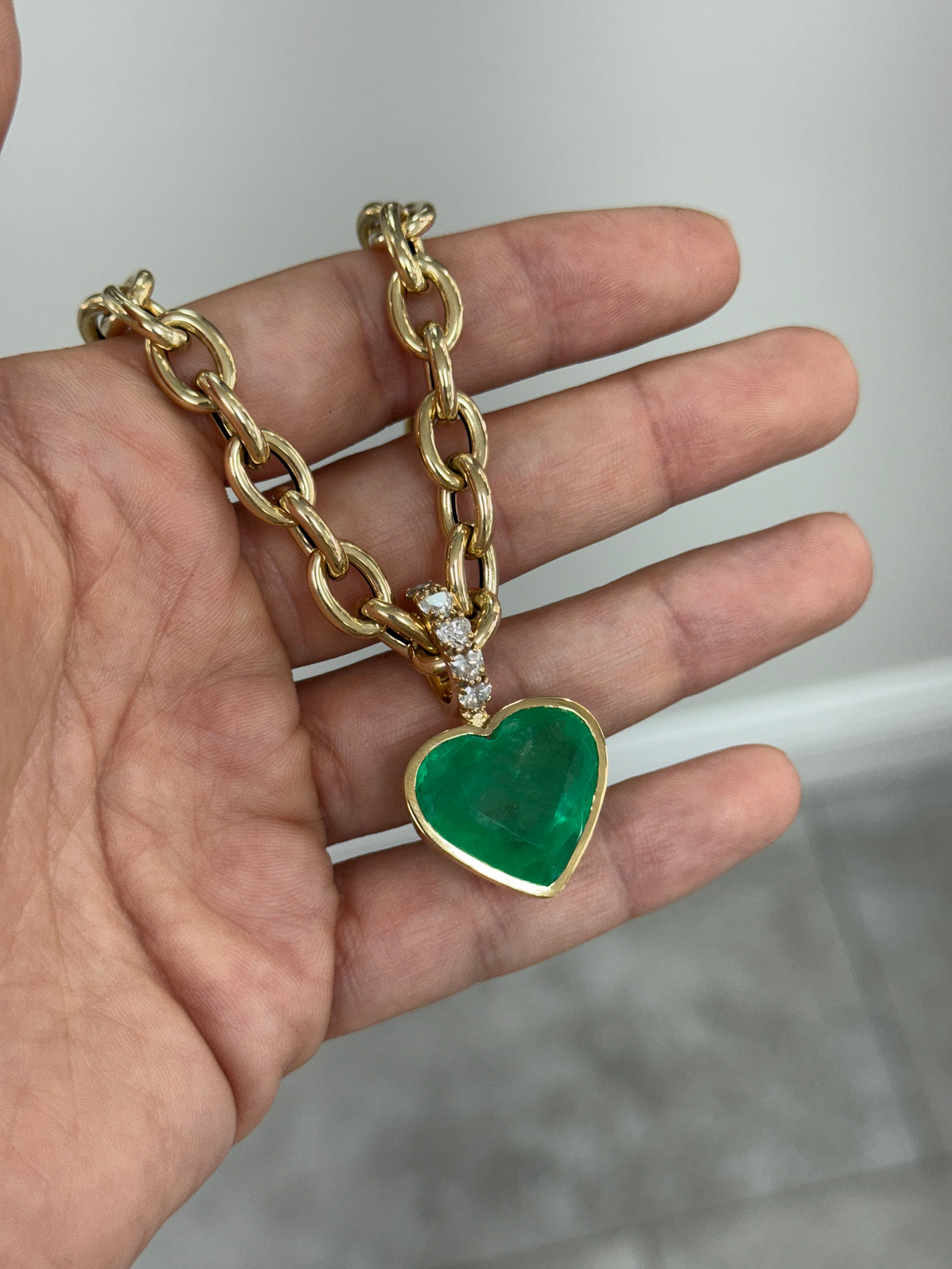 23.94tcw Rare Colombian Emearld Heart of the Ocean & Diamond Necklace 18K