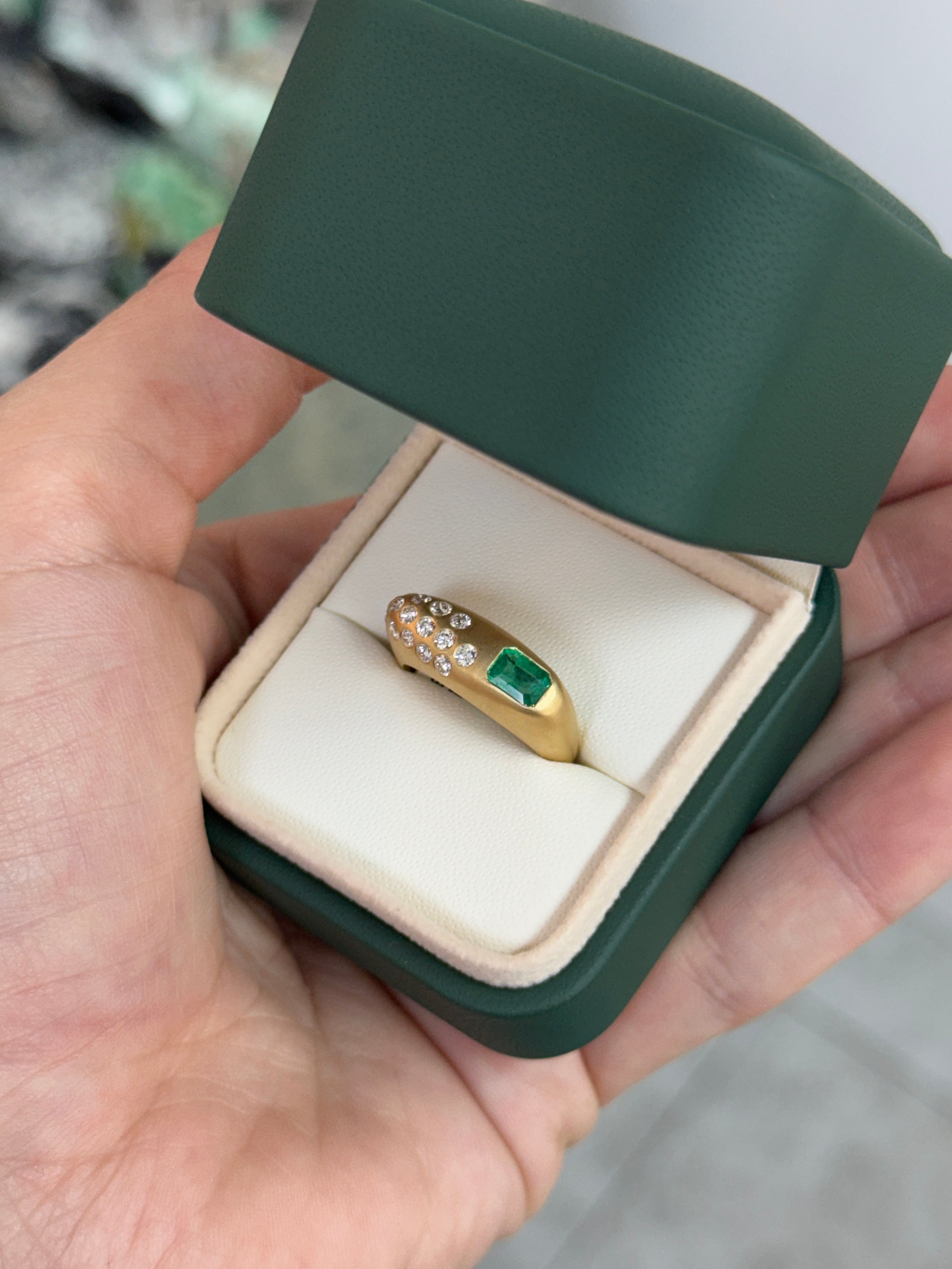 1.16tcw 14K Flush Set Natural Emerald & Diamond Cluster Constellation Statement Band