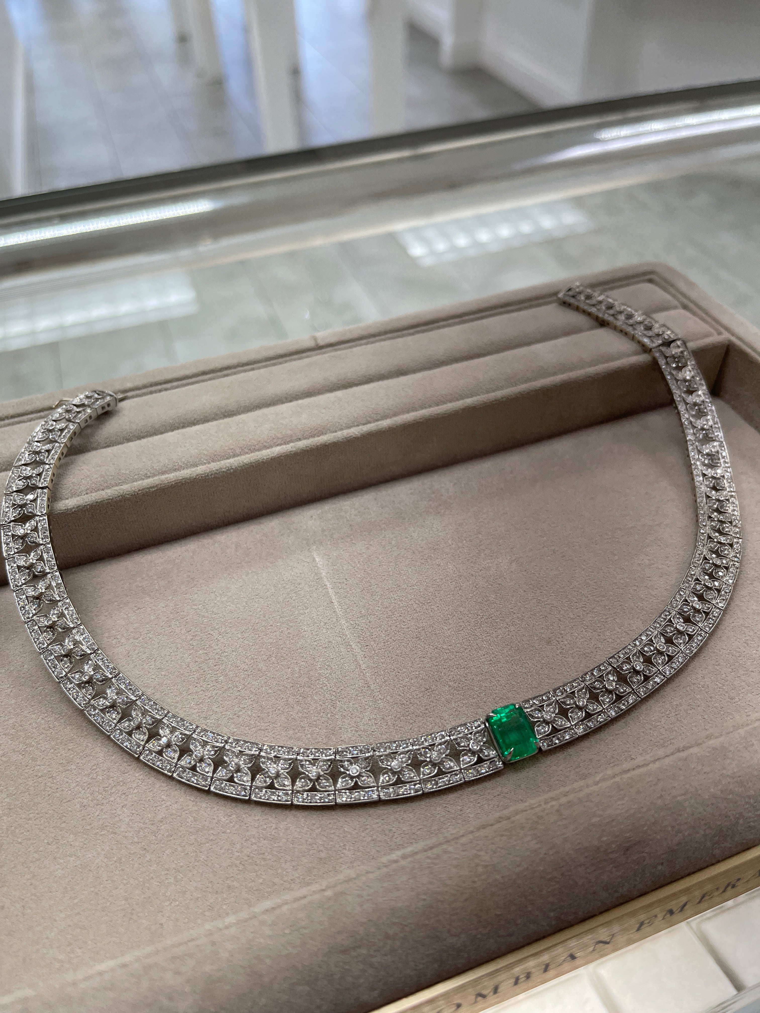 10.62tcw Minor Oil 18K Royal Floral Diamond Statement Emerald Choker Necklace - JR Colombian Emeralds