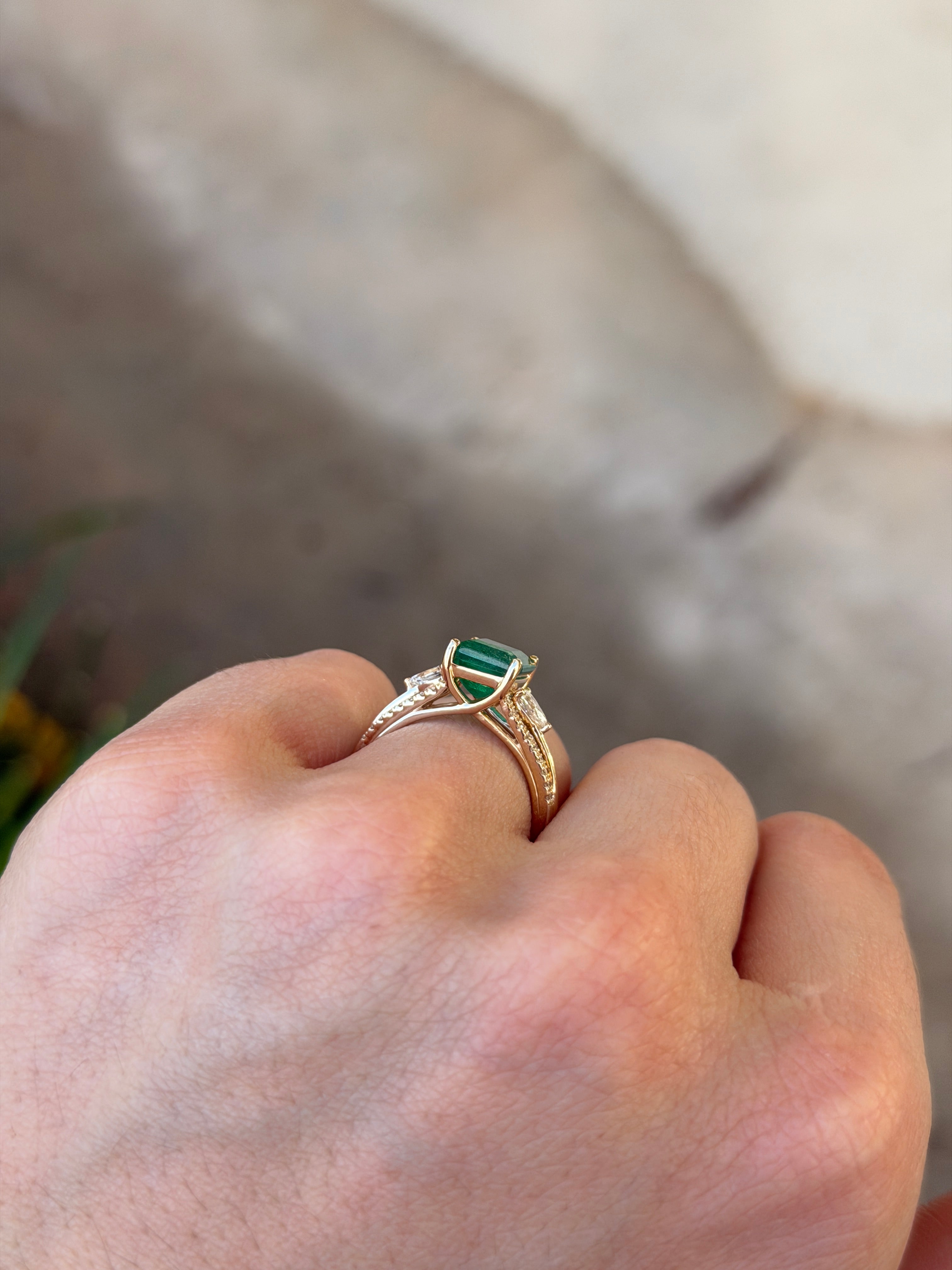 3.60tcw 14K Natural Emerald & Split Shank LAB Diamond Ring