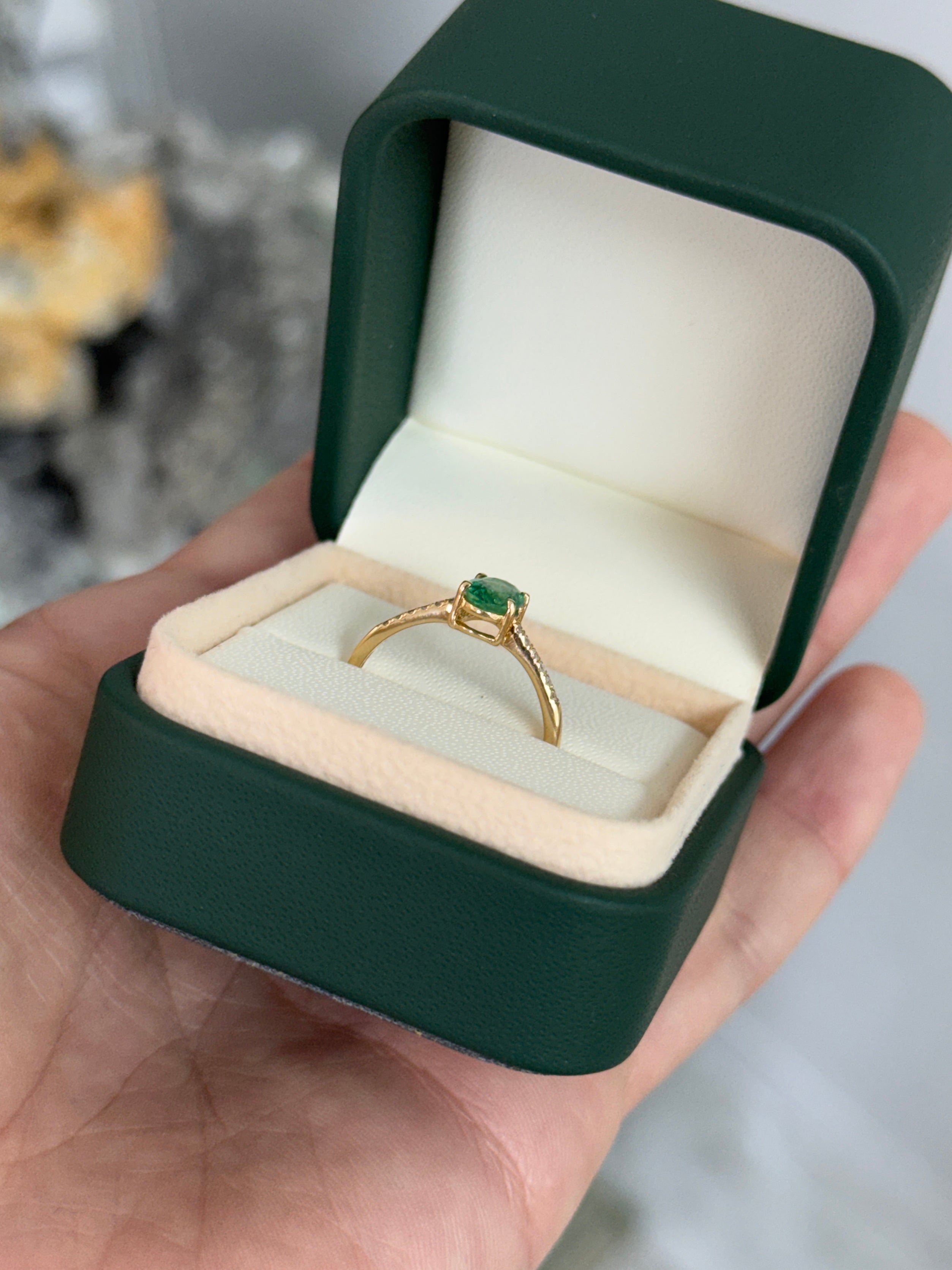 0.91tcw 14K Natural Oval Emerald & Diamond Solitarie with Accents Ring