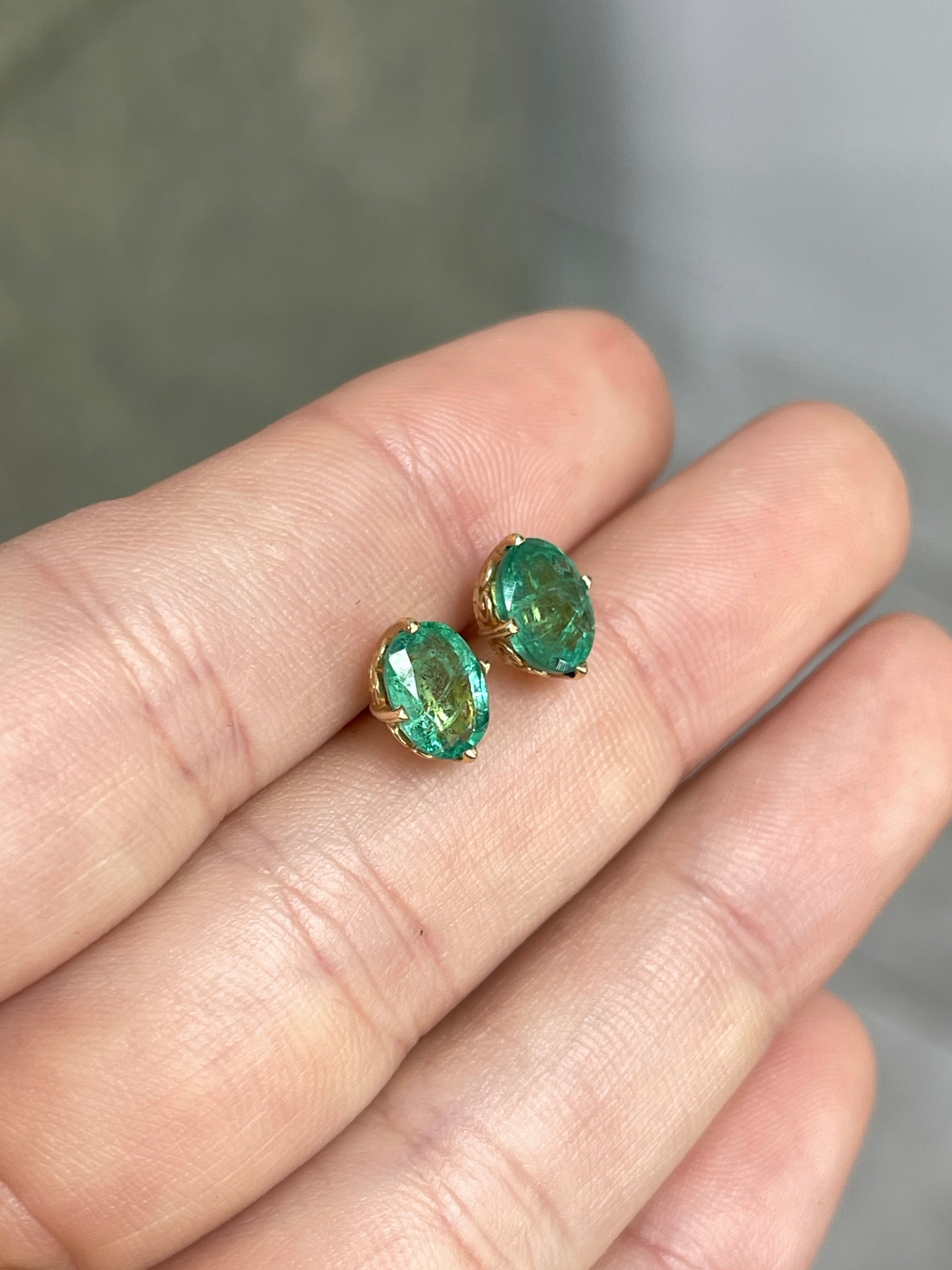 3.10tcw 9x7 Oval Emerald Compass Set Studs 14K