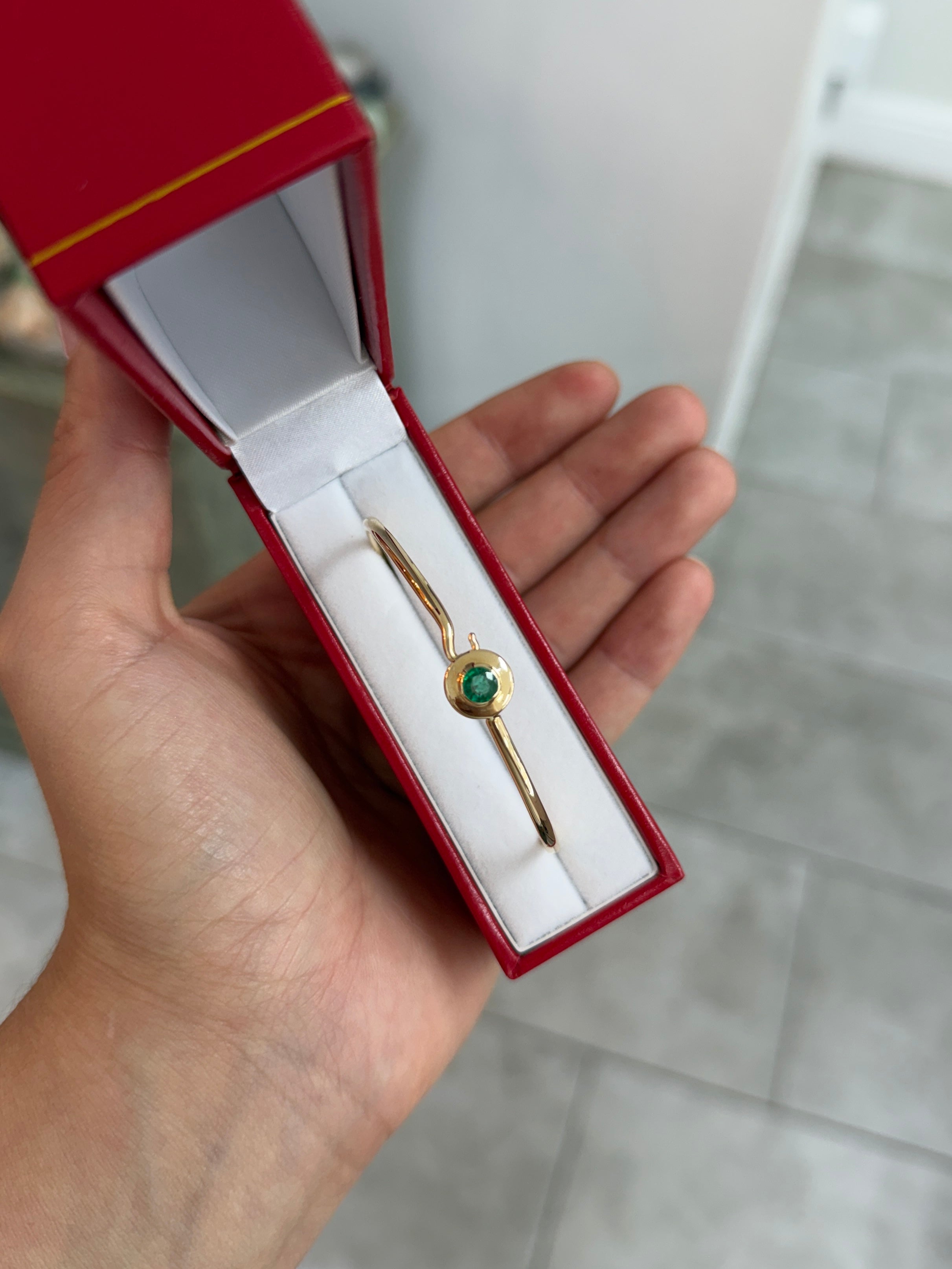 0.53ct 14K Solitaire Natural Round Cut Emerald Bangle Bracelet