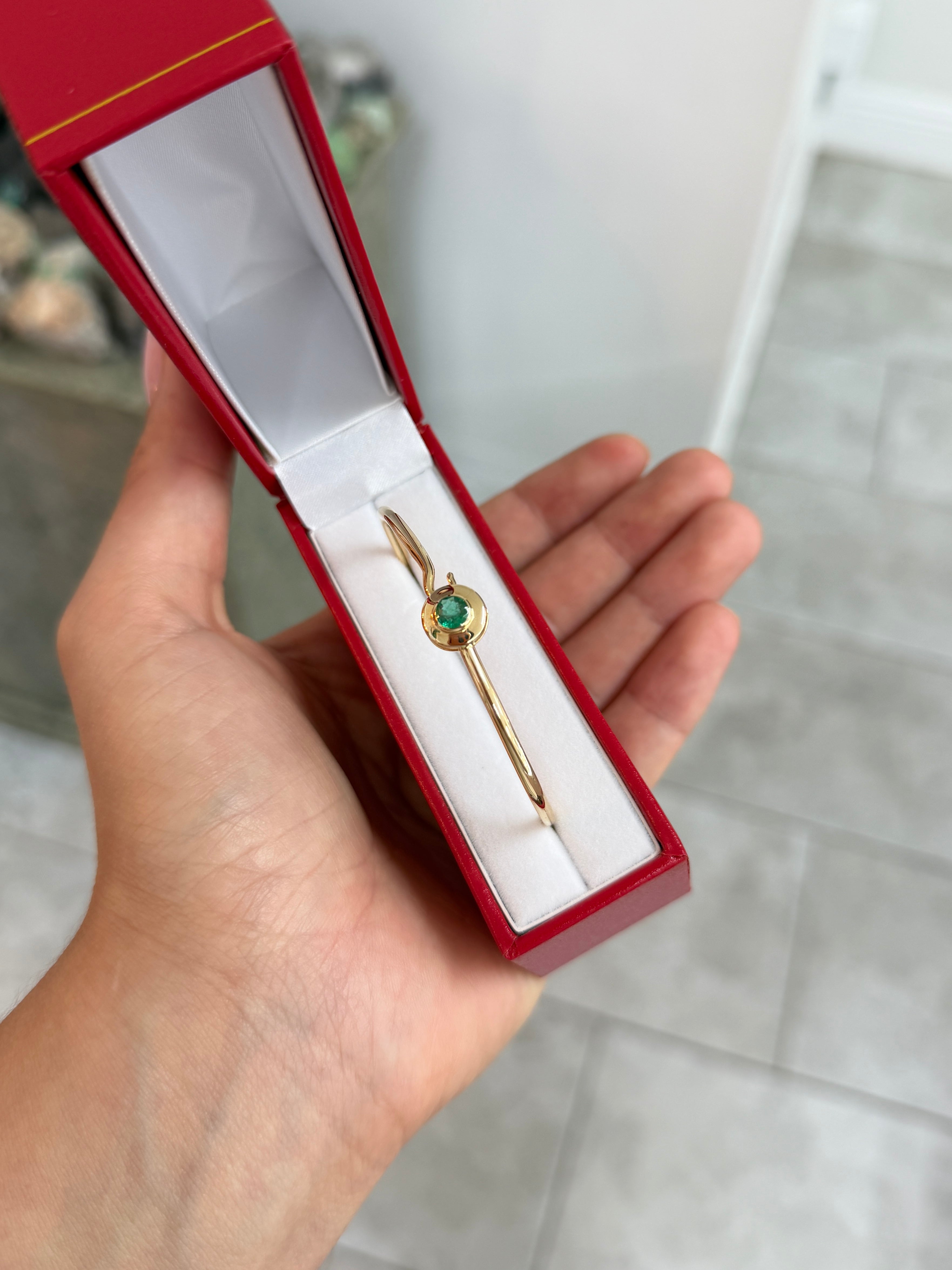 0.53ct 14K Solitaire Natural Round Cut Emerald Bangle Bracelet