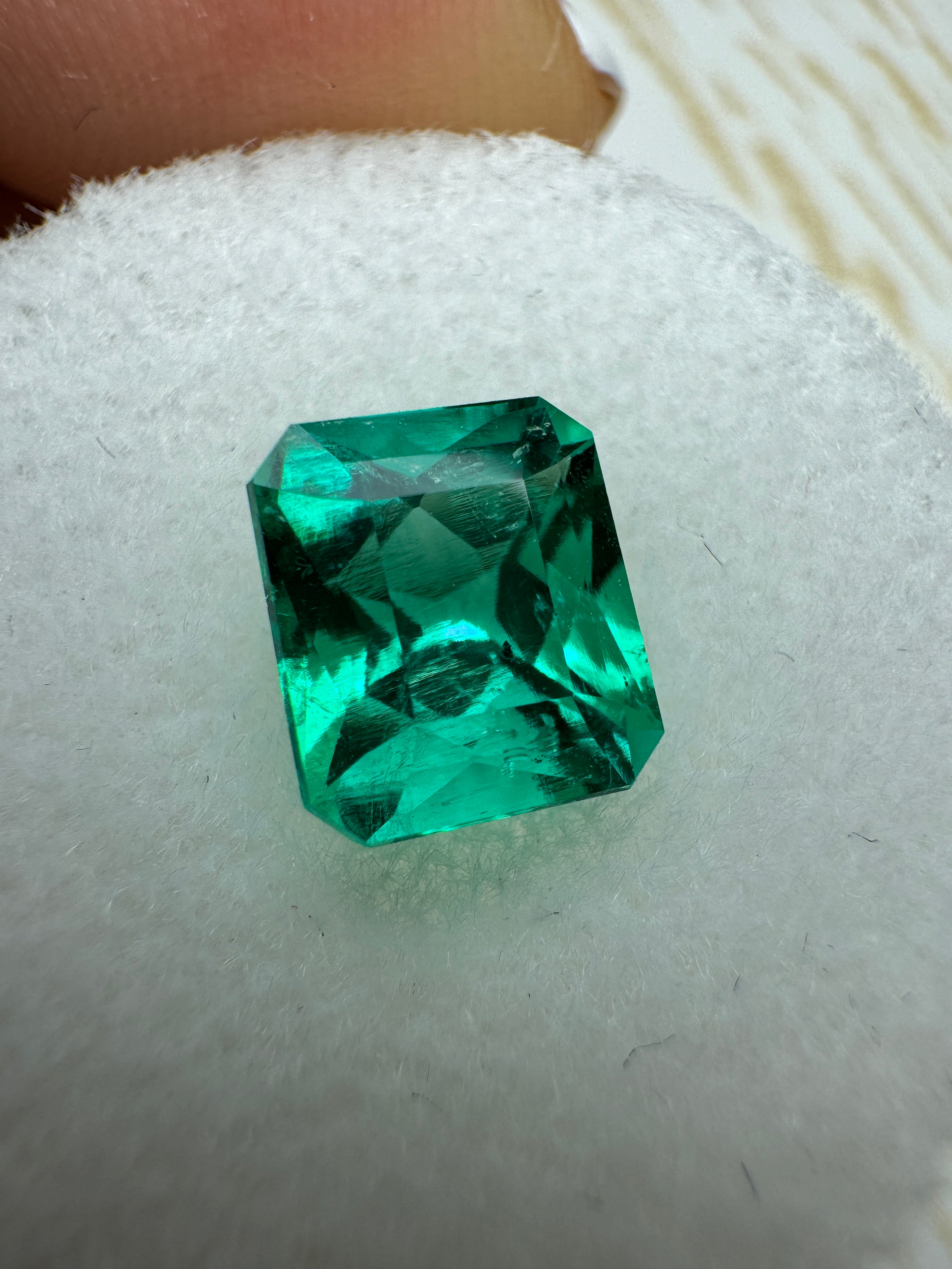 1.66 Carat RARE Certified Butterly Effect/Drop of Oil Muzo Green Natural Loose Colombian Emerald - JR Colombian Emeralds