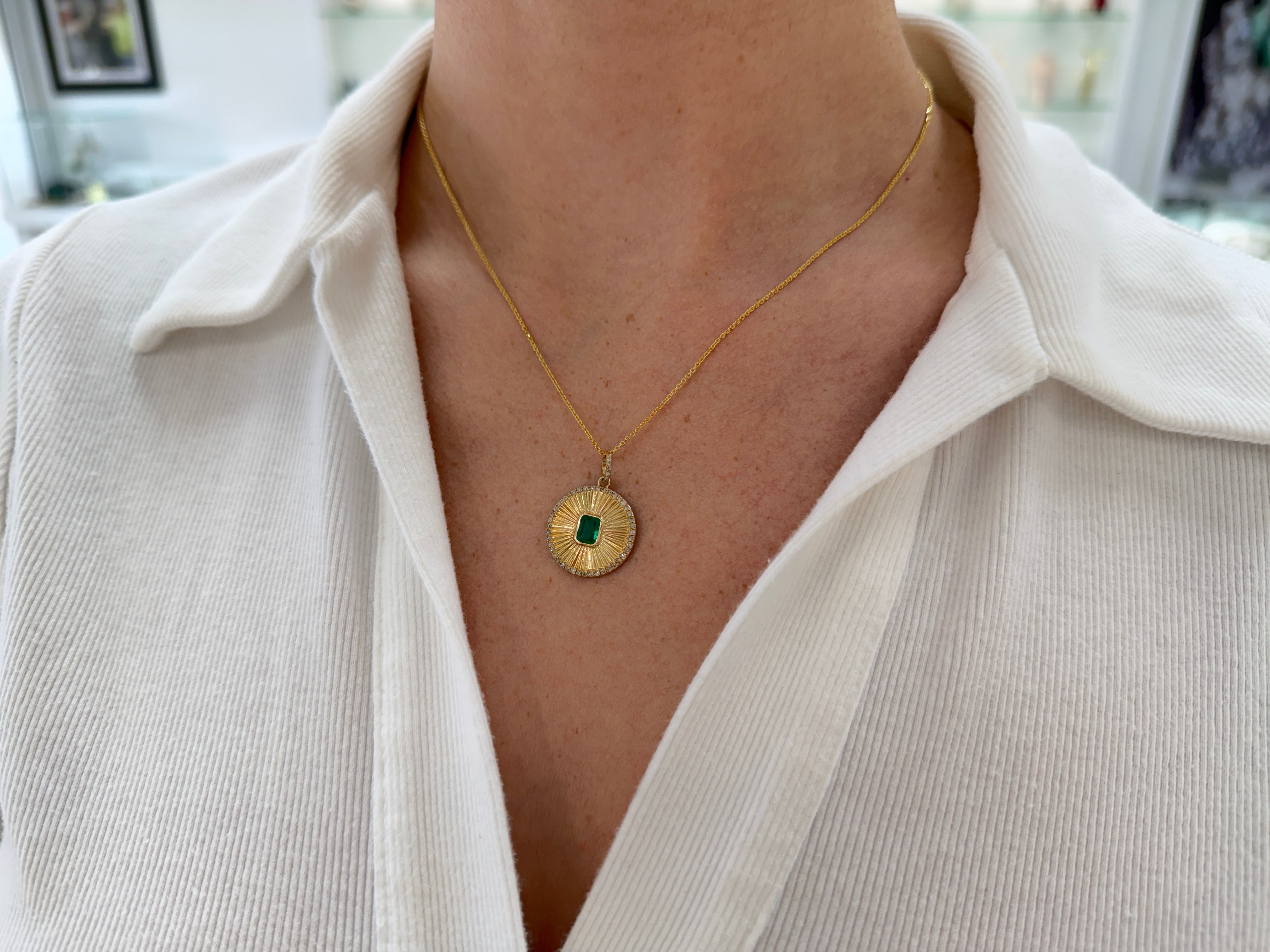 1.29tcw 14K Natural Emerald Cut Emerald & Diamond Halo Medallion Charm Pendant Necklace