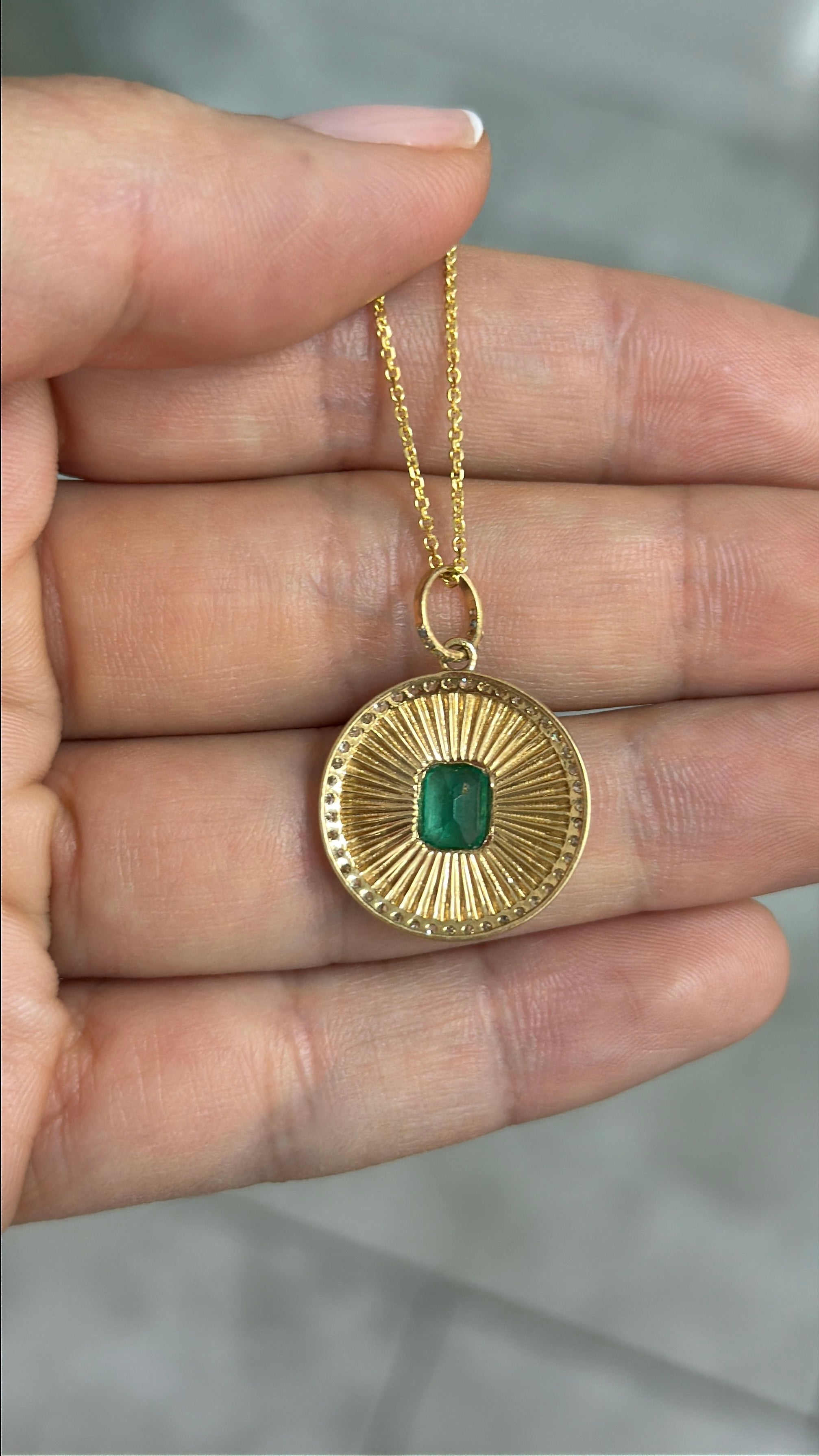 1.29tcw 14K Natural Emerald Cut Emerald & Diamond Halo Medallion Charm Pendant Necklace