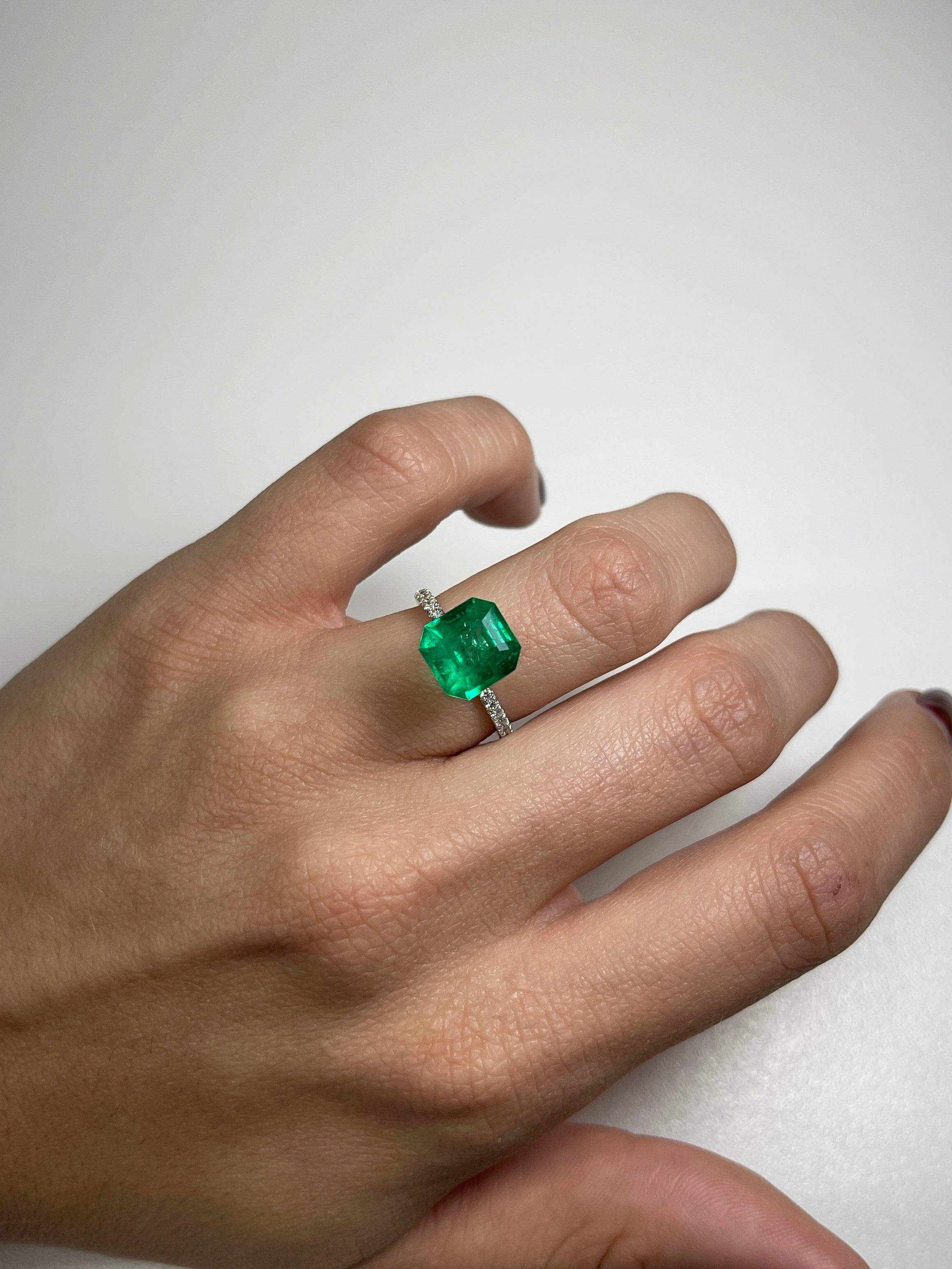 3.81 Carat AAA Vivid Muzo Natural Loose Colombian Emerald-Asscher Cut