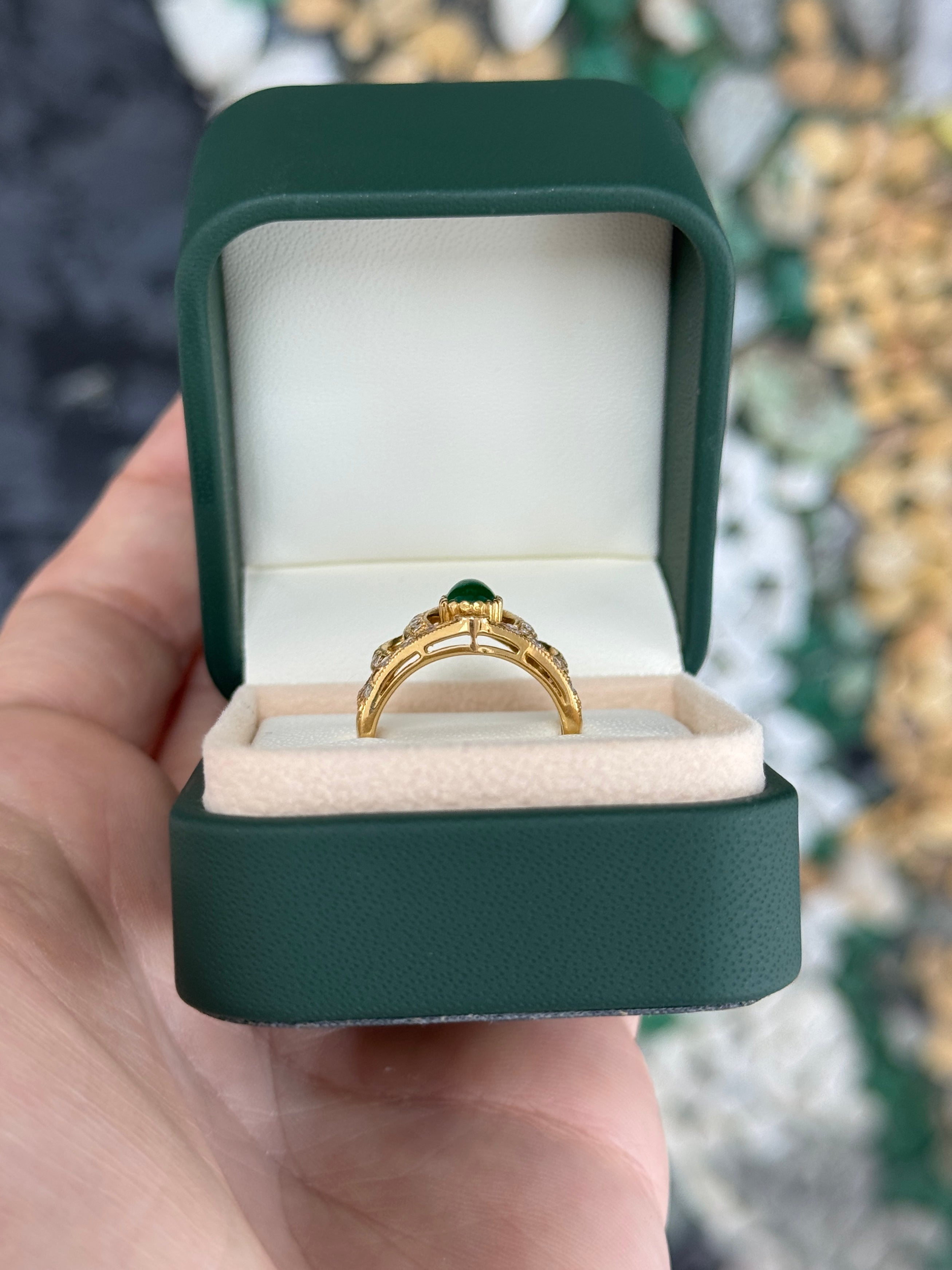 0.95tcw 20K Gold Cabochon Emerald & Diamond Accented Crown Ring