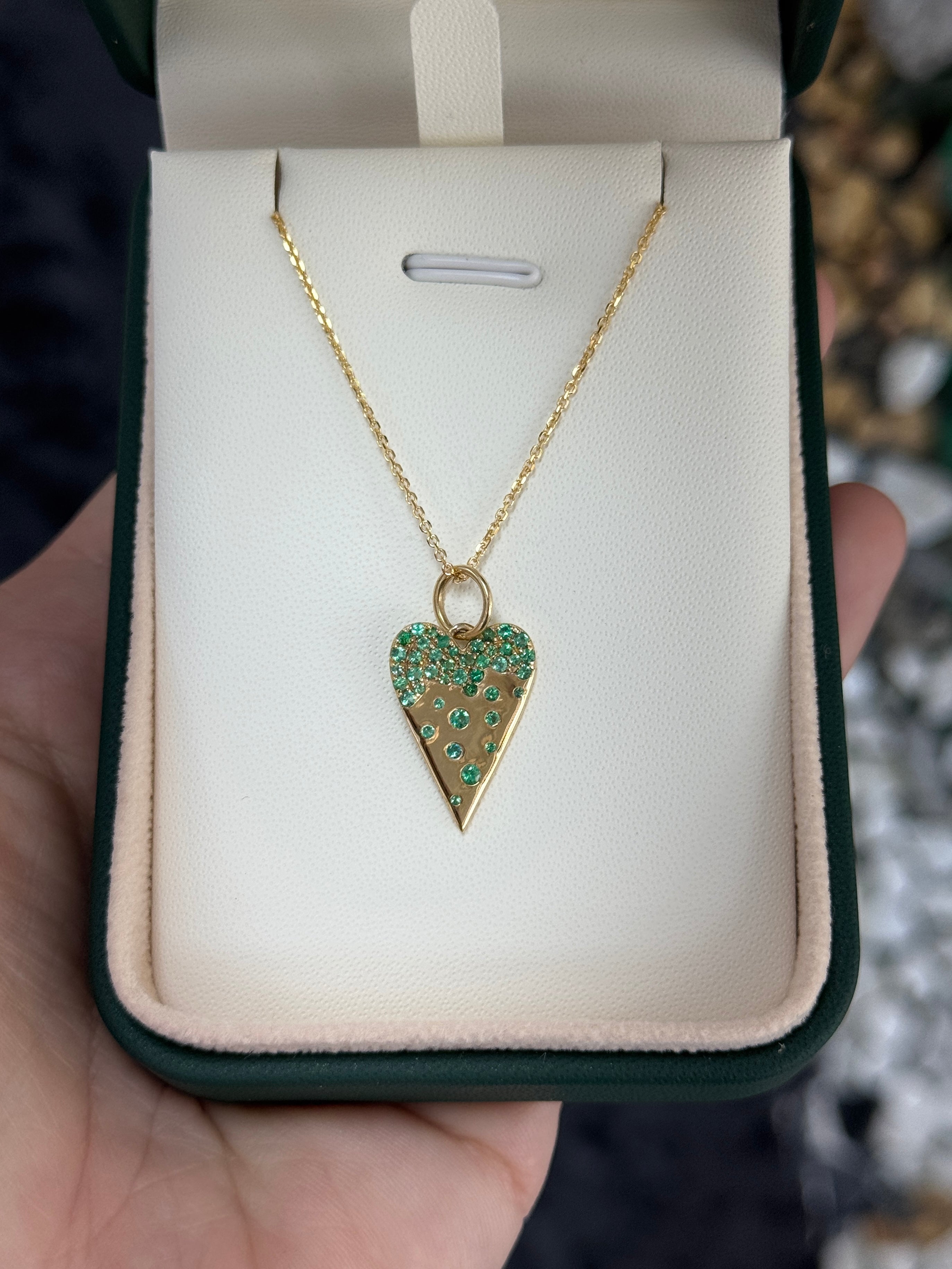 0.86tcw 14K Natural Emerald Heart Cluster Pendant Charm Necklace