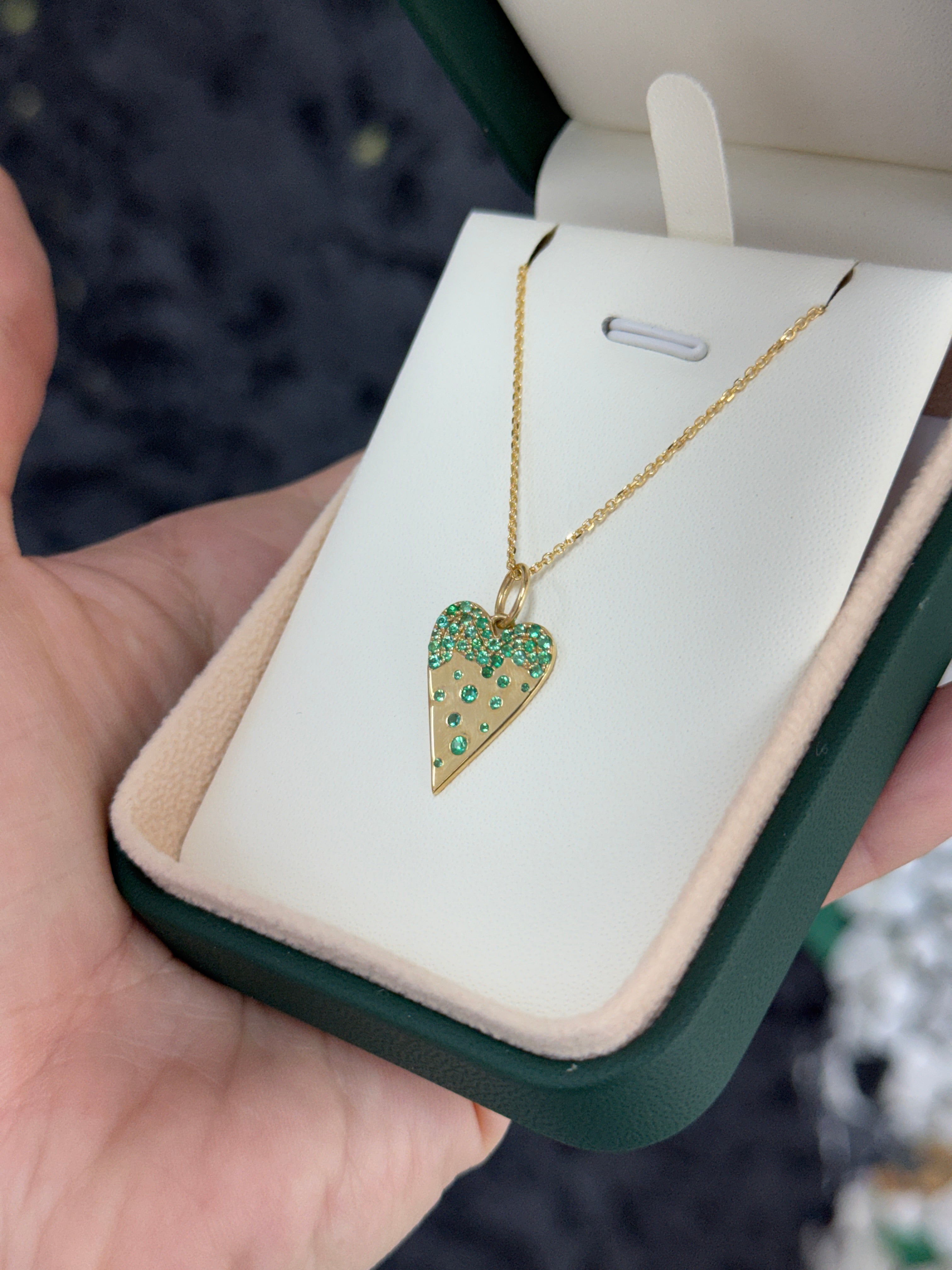 0.86tcw 14K Natural Emerald Heart Cluster Pendant Charm Necklace