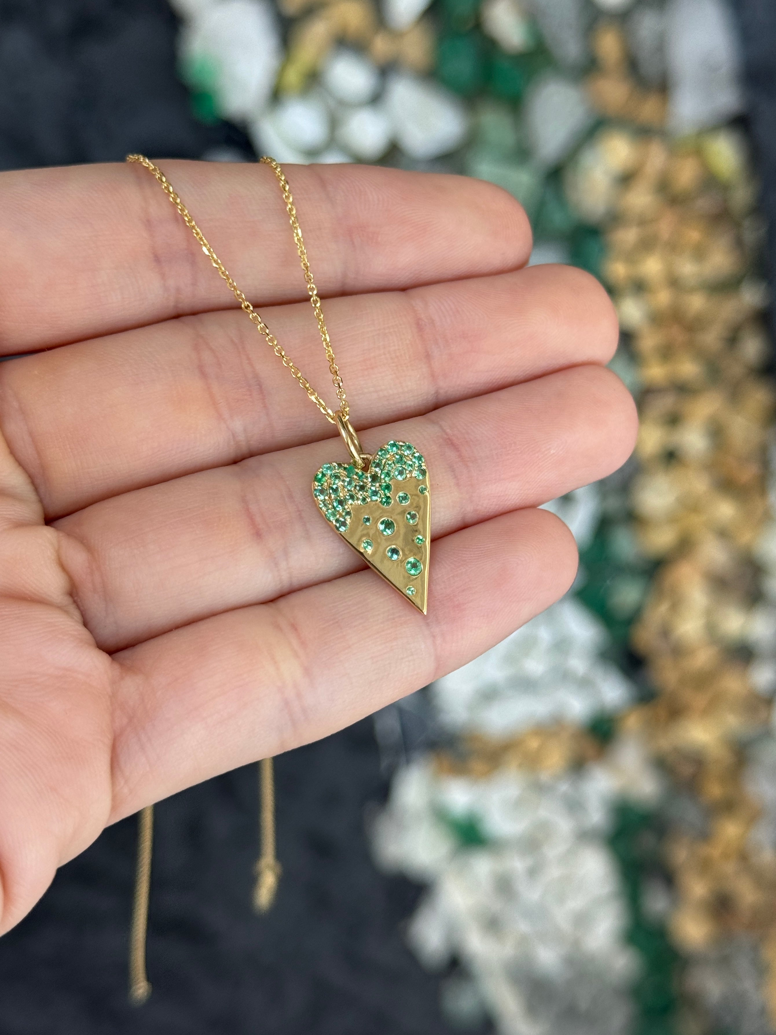 0.86tcw 14K Natural Emerald Heart Cluster Pendant Charm Necklace