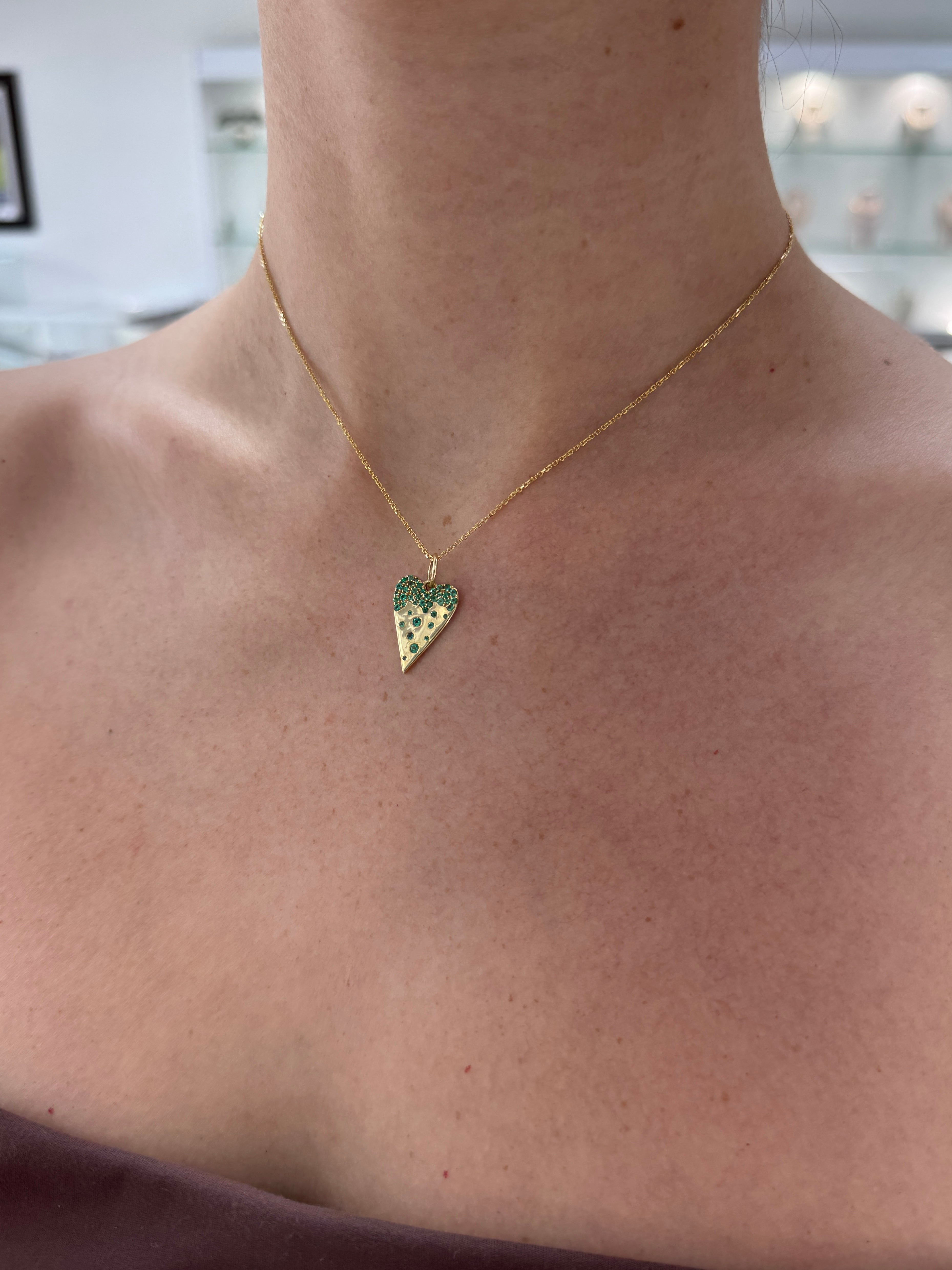 0.86tcw 14K Natural Emerald Heart Cluster Pendant Charm Necklace