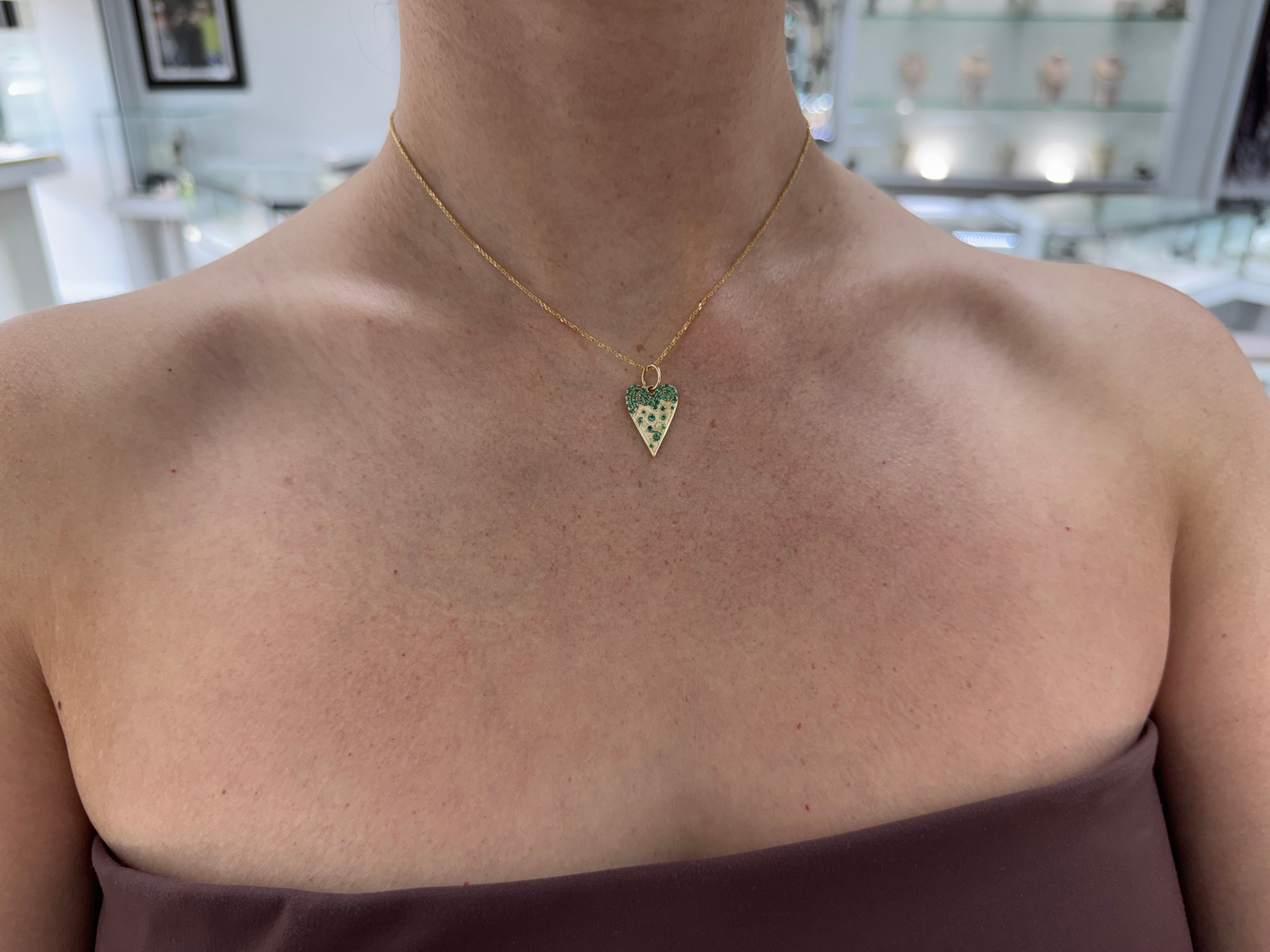 0.86tcw 14K Natural Emerald Heart Cluster Pendant Charm Necklace