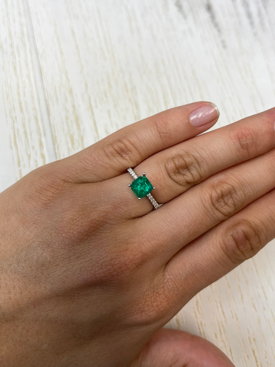 Colombian Emerald - 1.78 Carat - AAA+ Grade Asscher Cut Gem