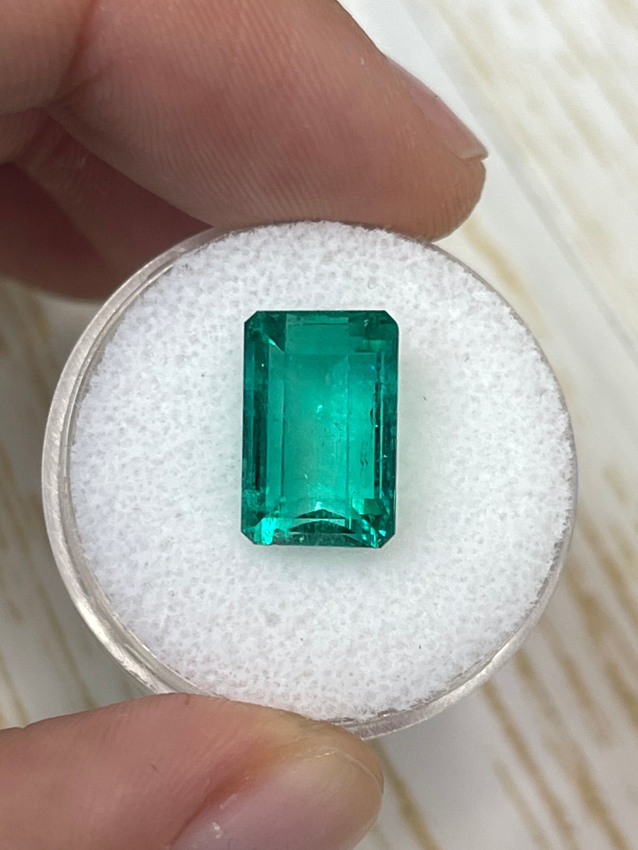 Emerald Cut Colombian Emerald - 5.63 Carats, 13x8 Dimensions, VS Clarity, Bluish Green Hue