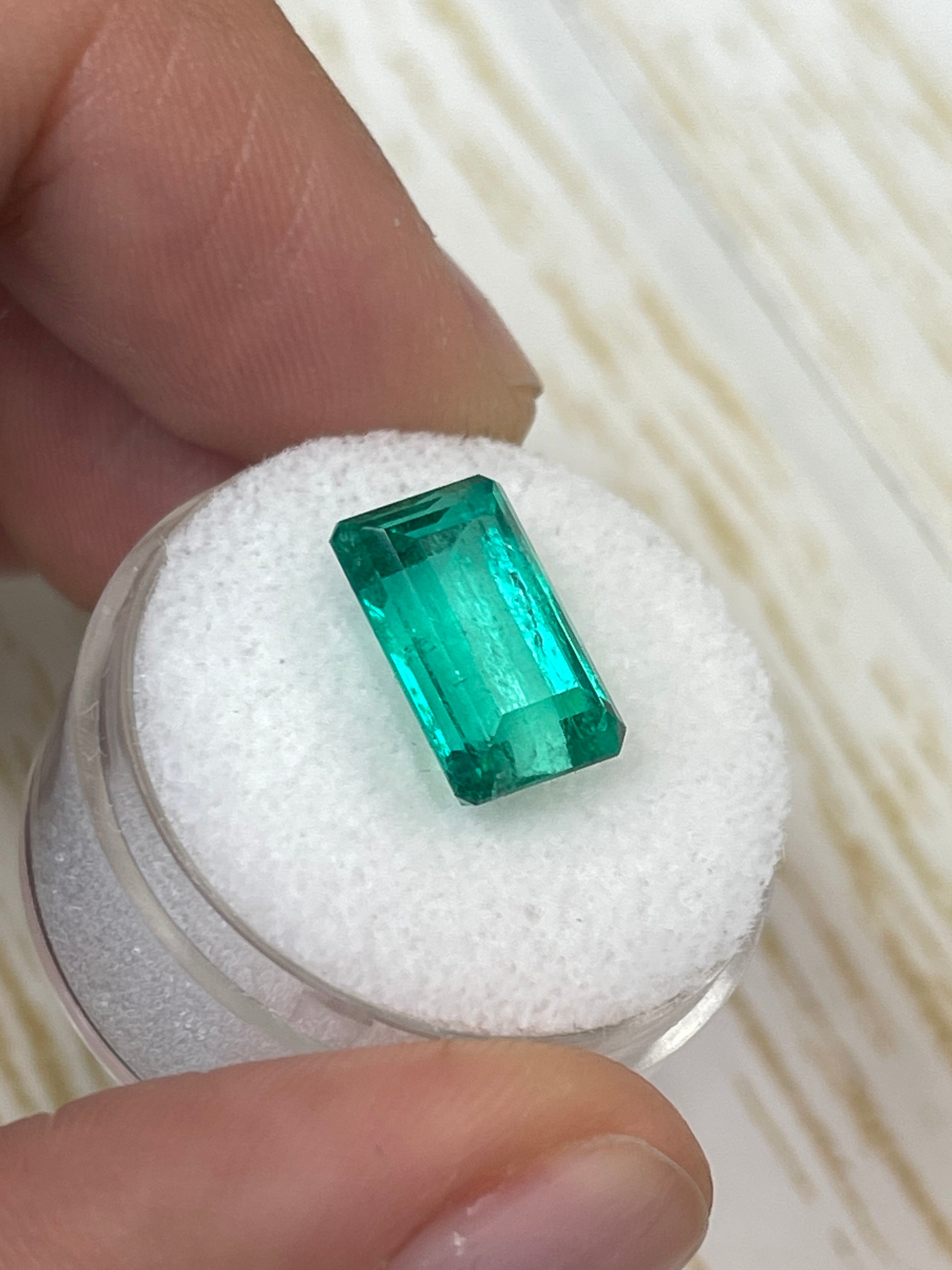 Colombian Emerald - 5.63 Carats, Emerald Cut, Stunning Bluish Green Color, VS Clarity