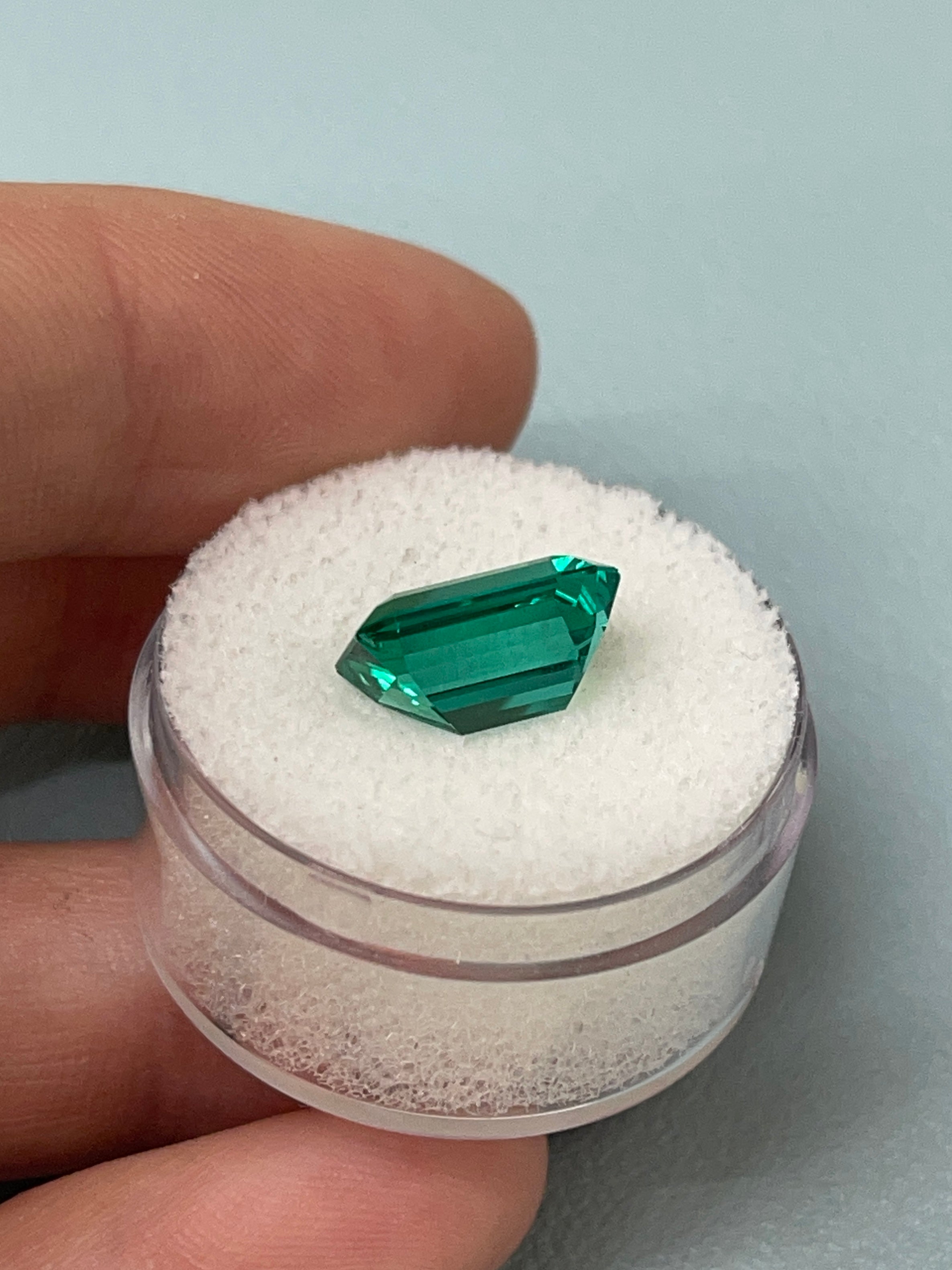 4.10 Carat AAA+ Crystal Clean Vivid Bluish Green Natural Loose Brazilian Emerald