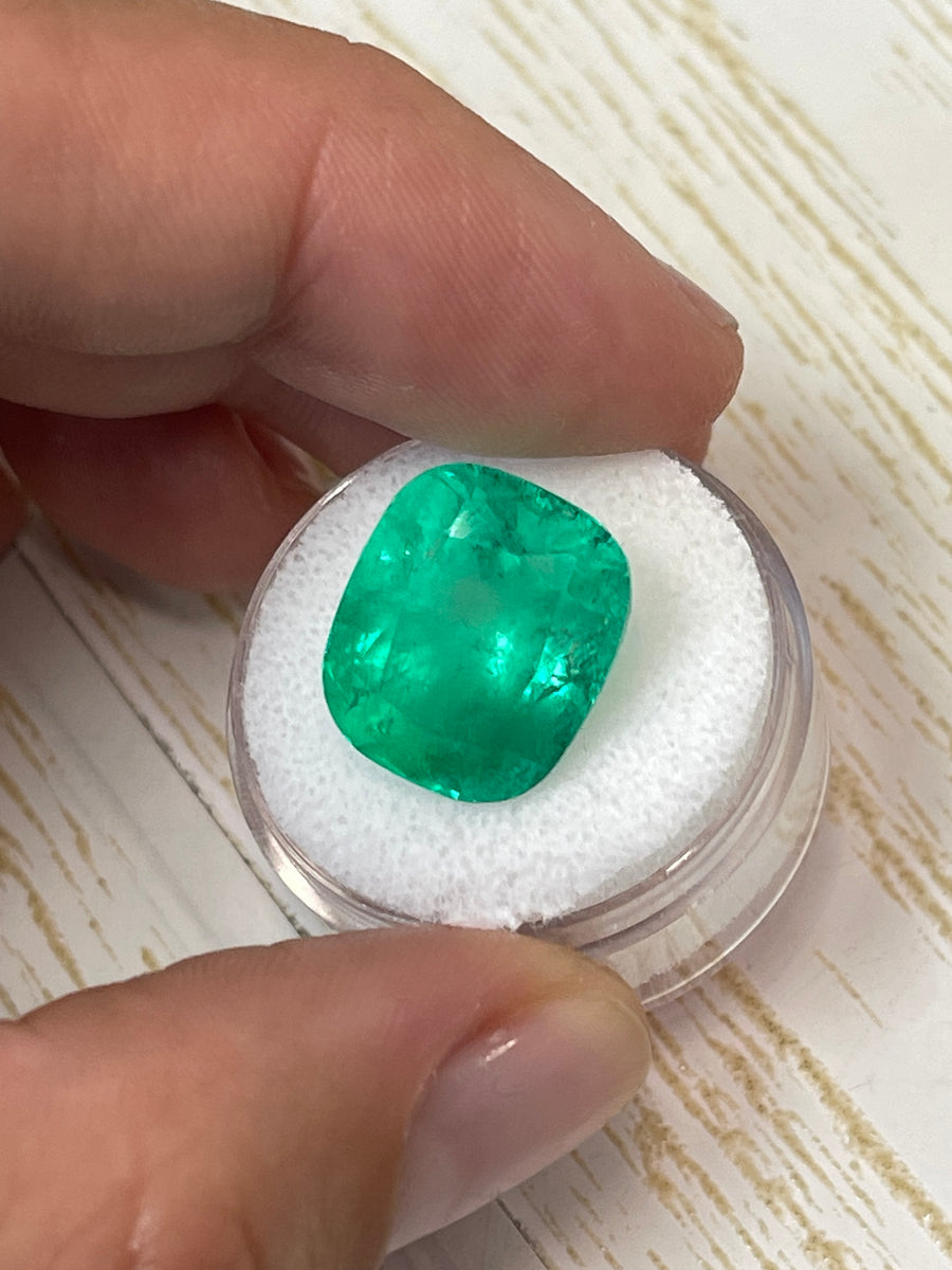 Exquisite 16x13mm Cushion-Cut Colombian Emerald Stone