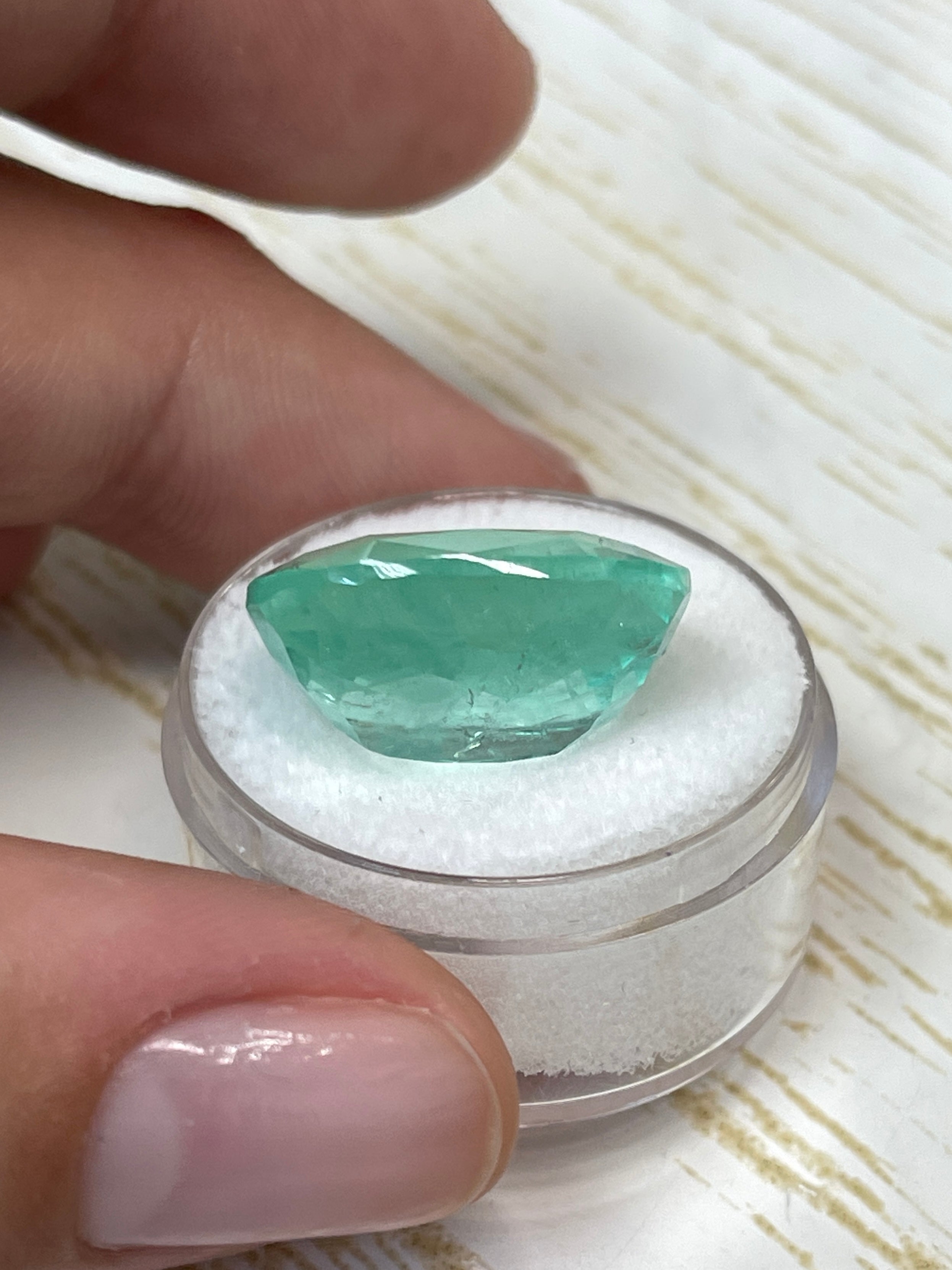 Colombian Emerald - 19x17 mm - 19.41 Carats - Pastel Green Beauty