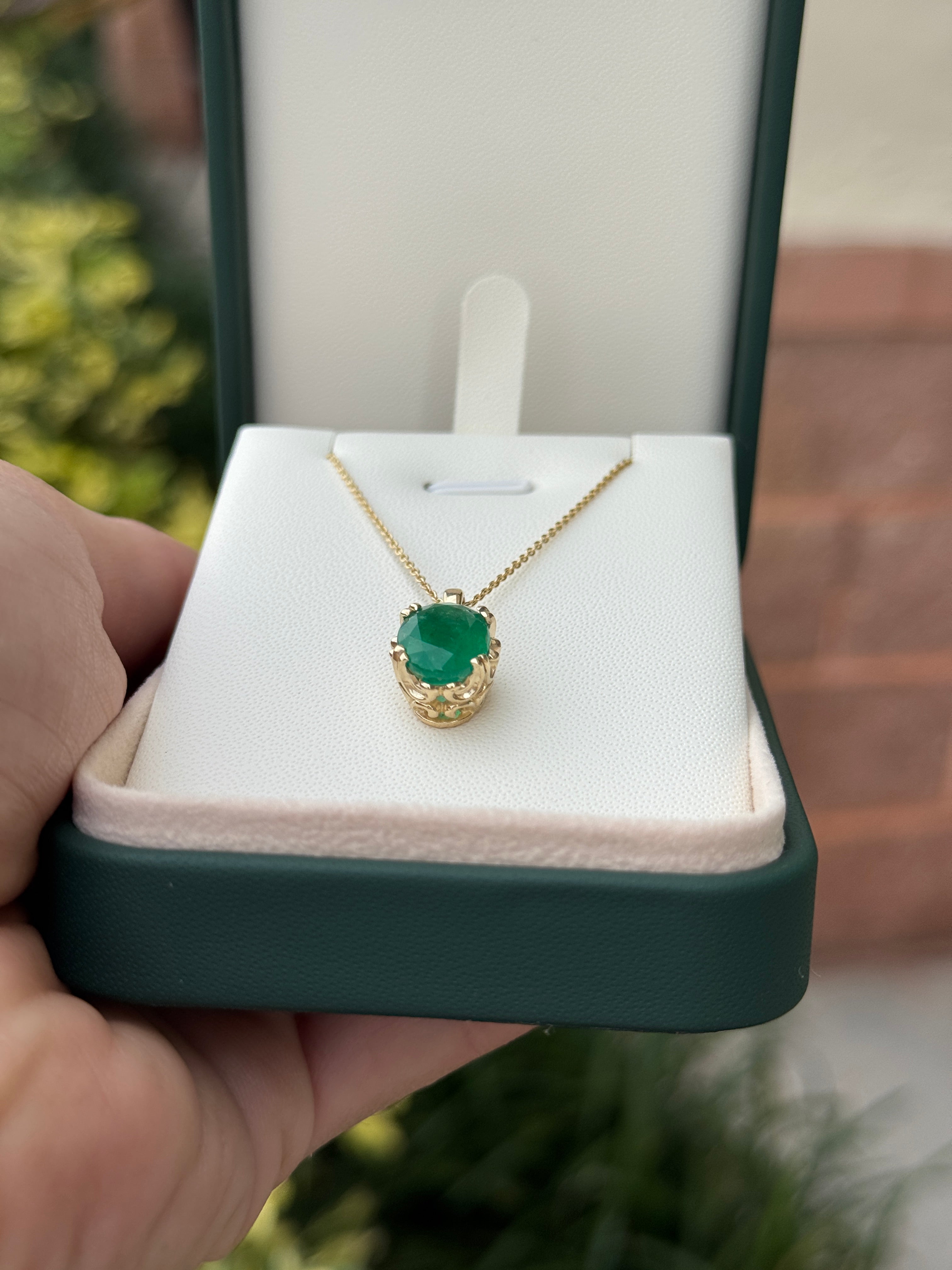 4.30 Carat Deep Green Oval Filigree Necklace 14K Gold