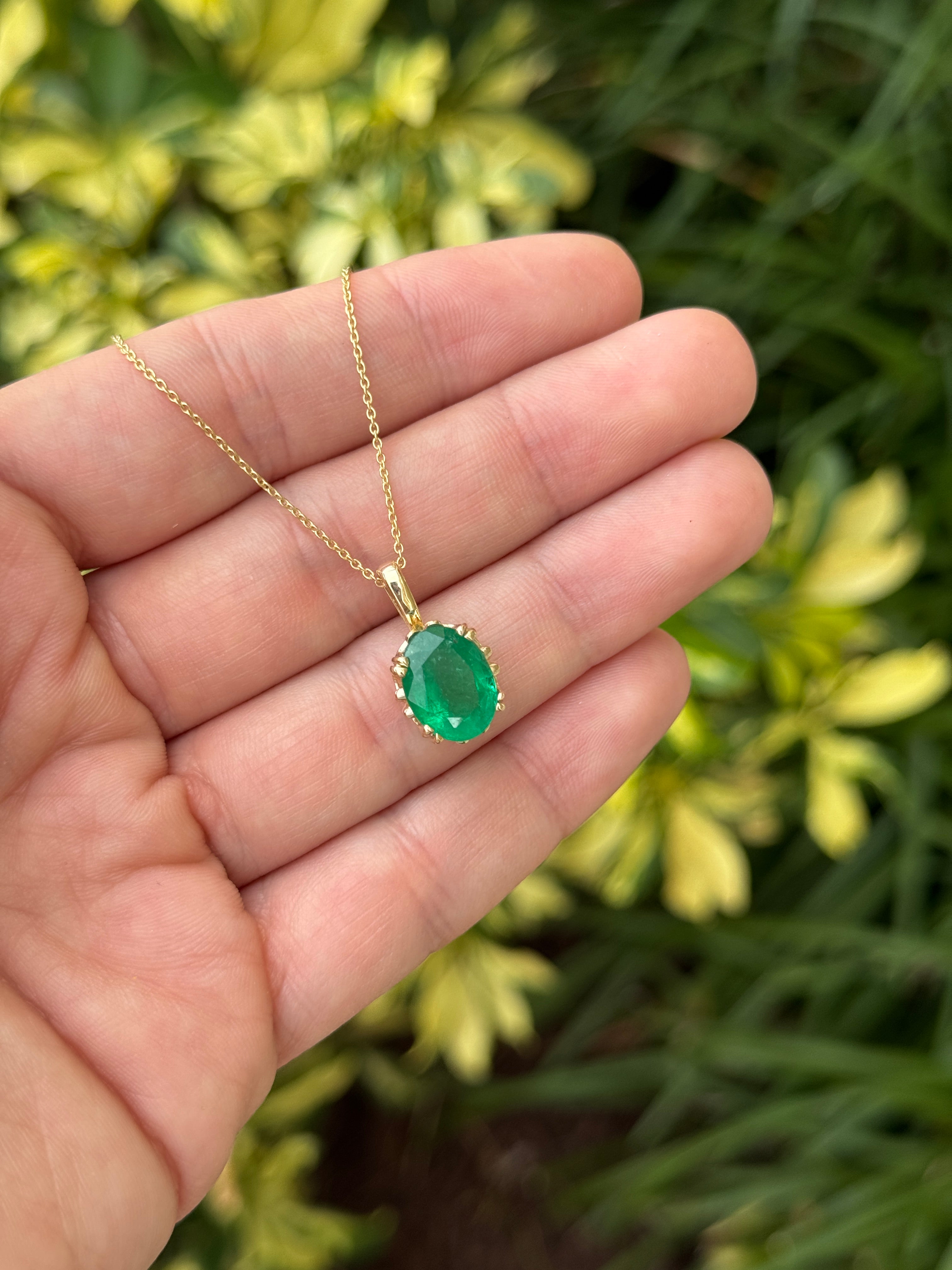 4.30 Carat Deep Green Oval Filigree Necklace 14K Gold