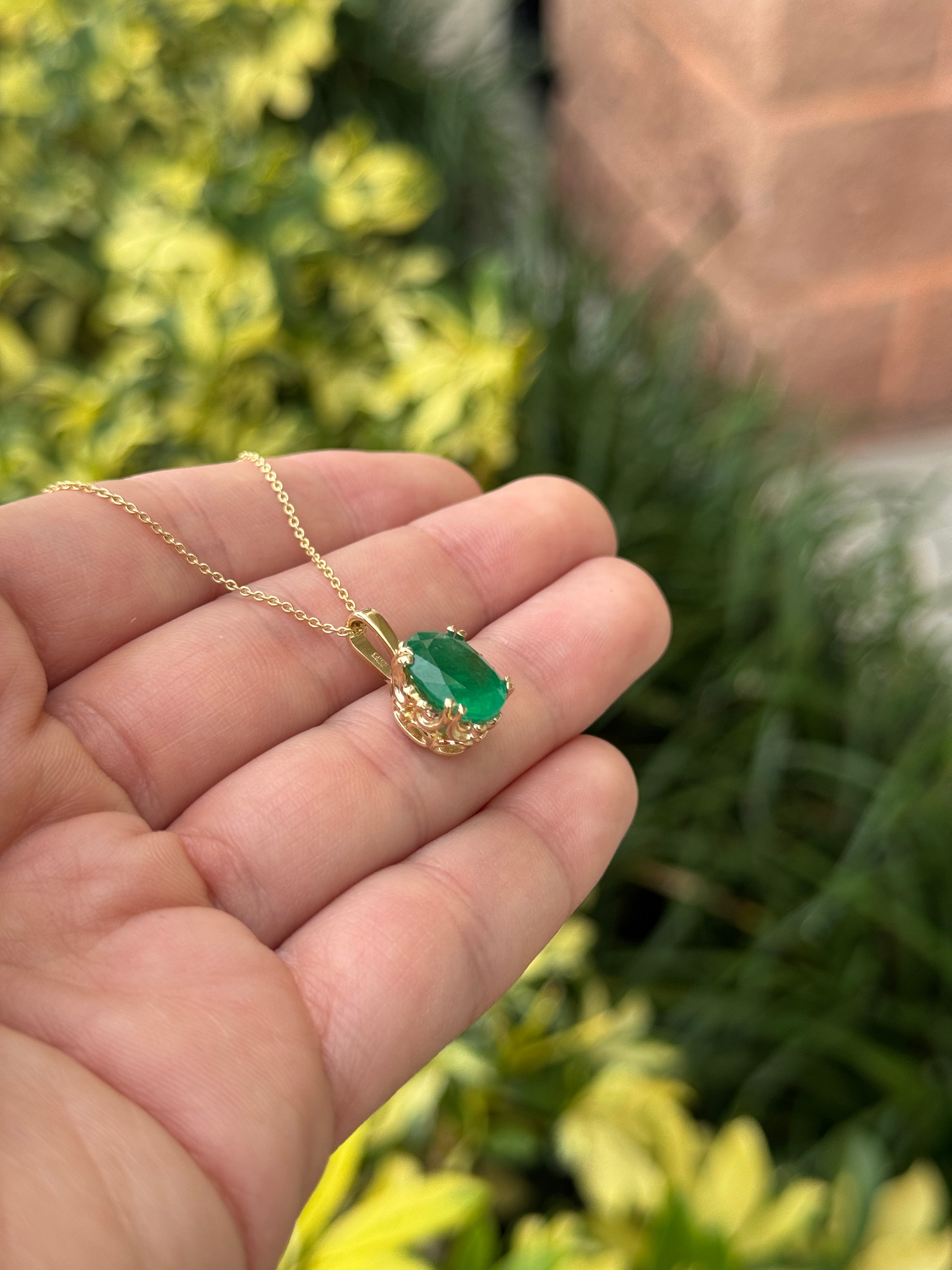 4.30 Carat Deep Green Oval Filigree Necklace 14K Gold