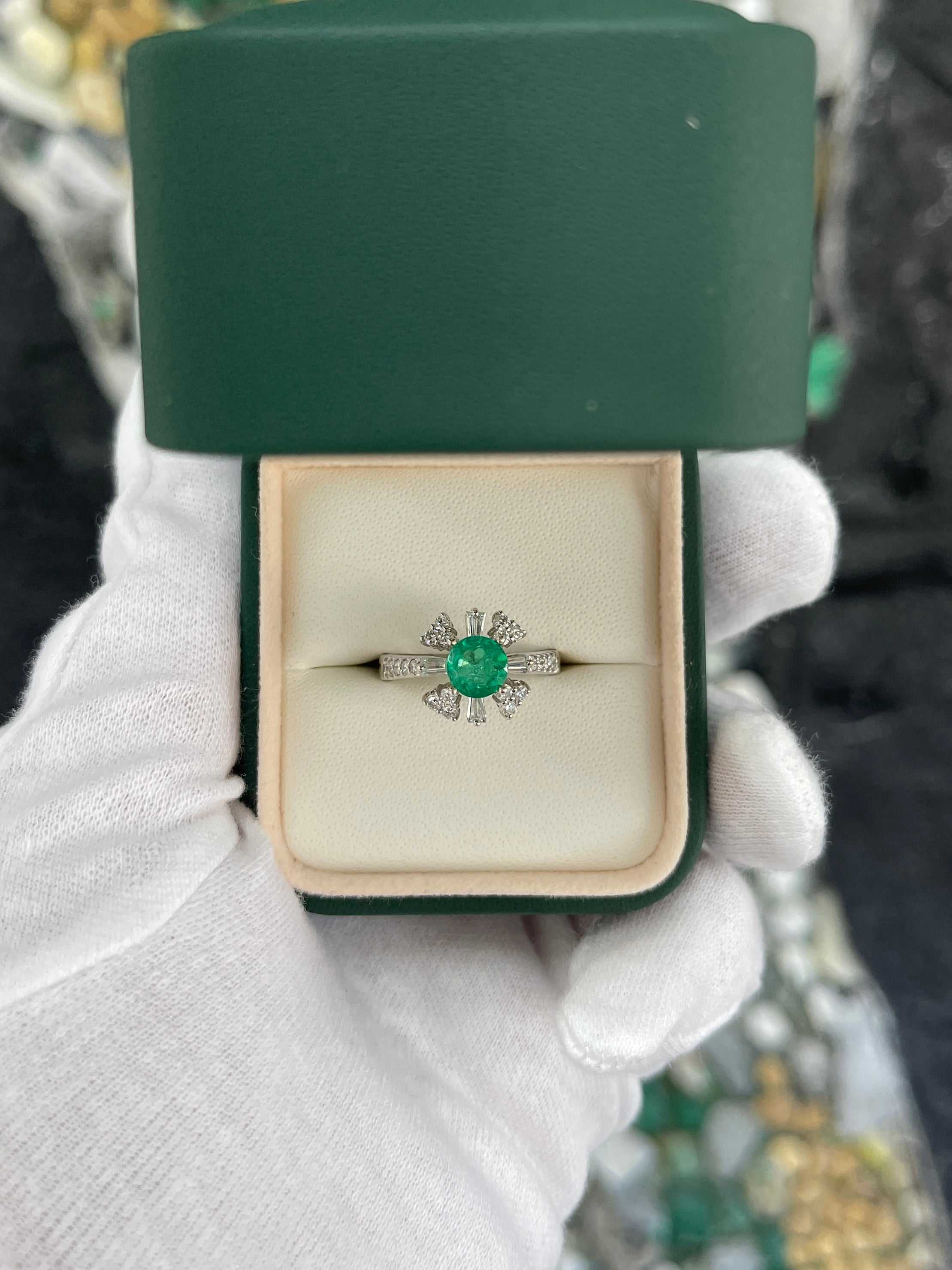 1.50tcw Colombian Emerald & Baguette Diamonds Cocktail Ring 18K