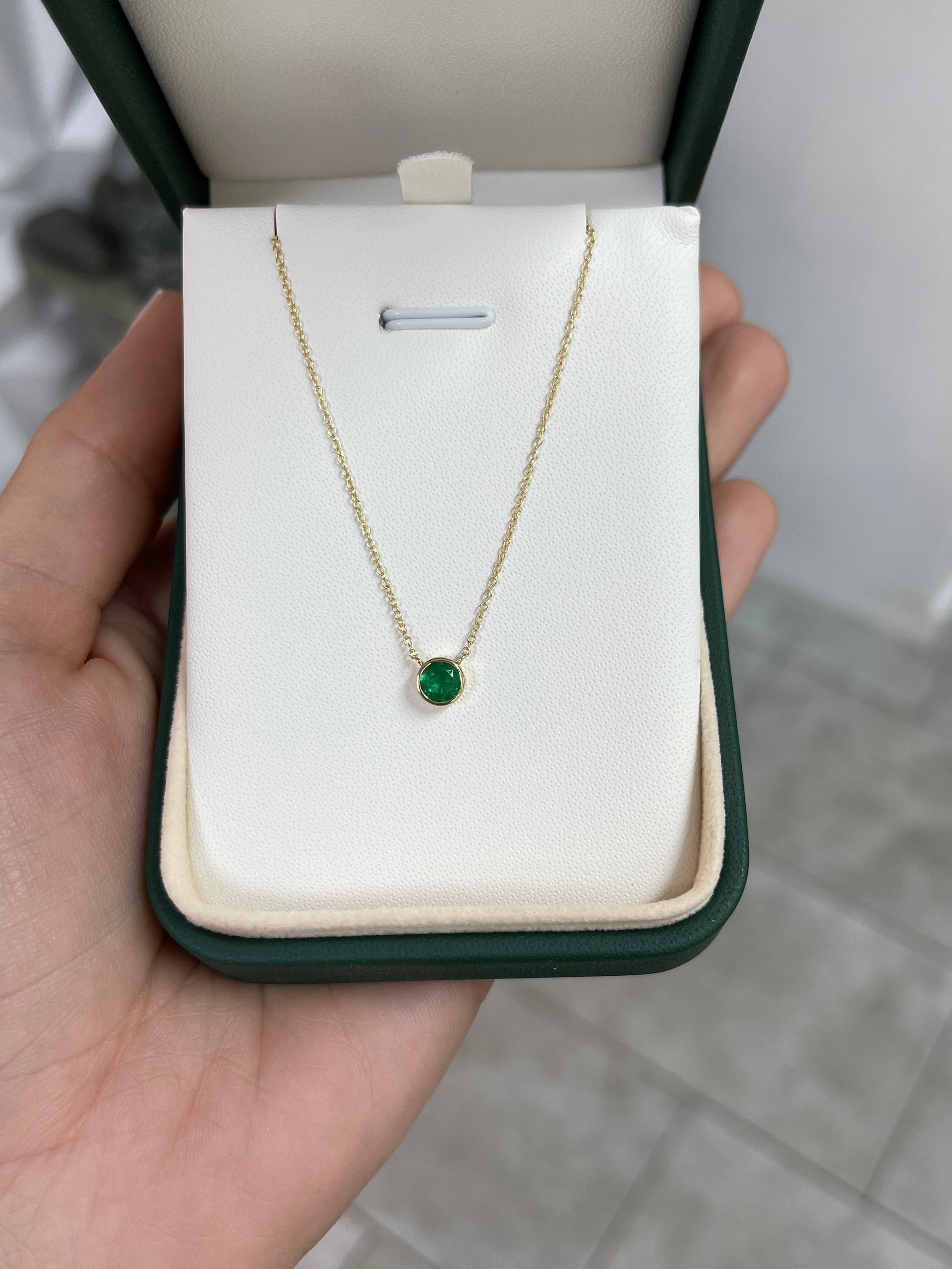 0.42ct 18K AAA Quality Rich Green Round Cut Emerald Necklace