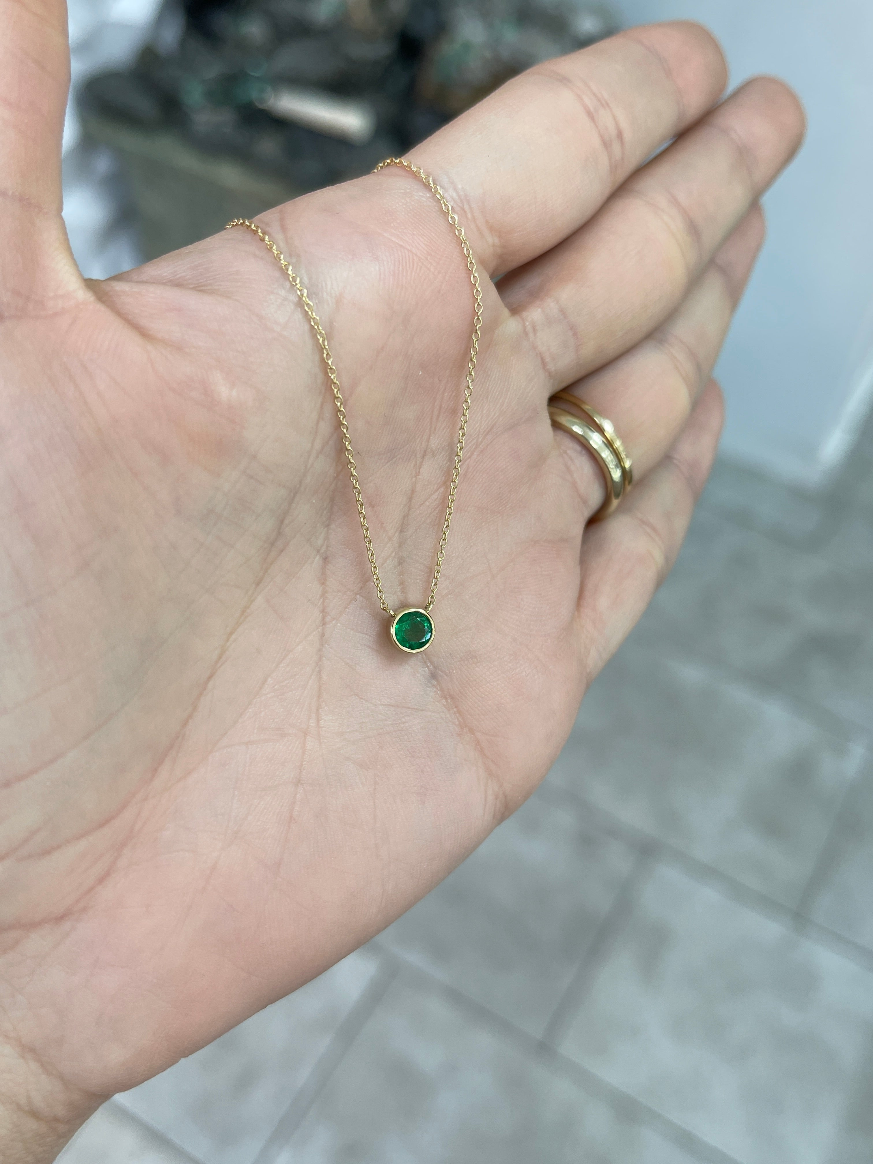 0.42ct 18K AAA Quality Rich Green Round Cut Emerald Necklace