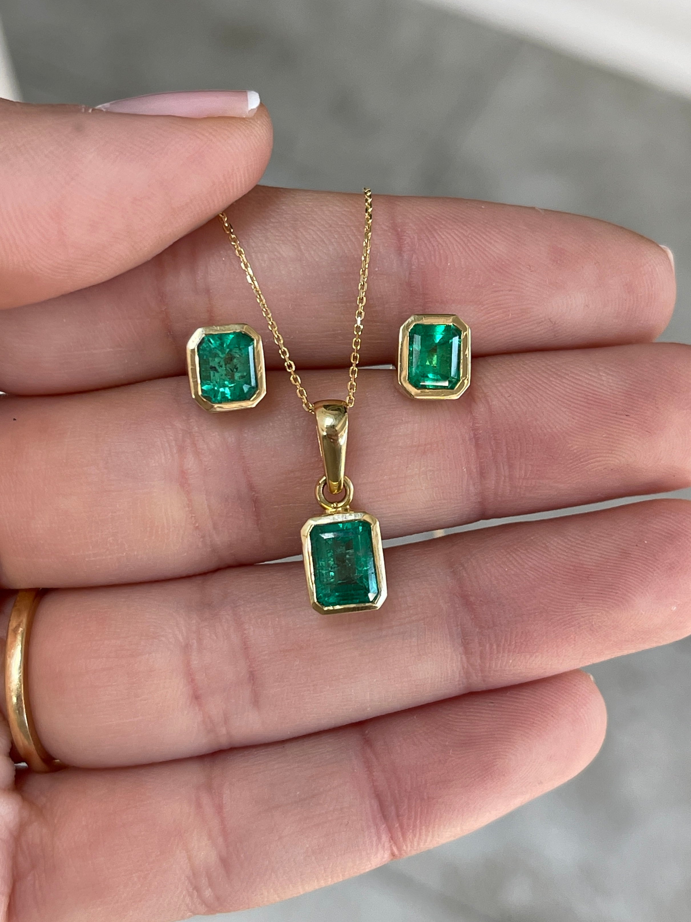 4.41tcw Colombian Emerald Bezel Studs & Necklace Jewelry Set 18K