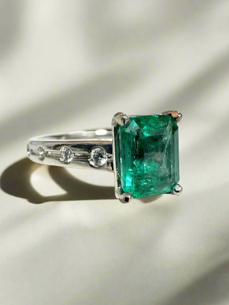 1.90tcw 14K Natural Emerald Cut Emerald & LAB Diamond Accent Right Hand Ring - JR Colombian Emeralds