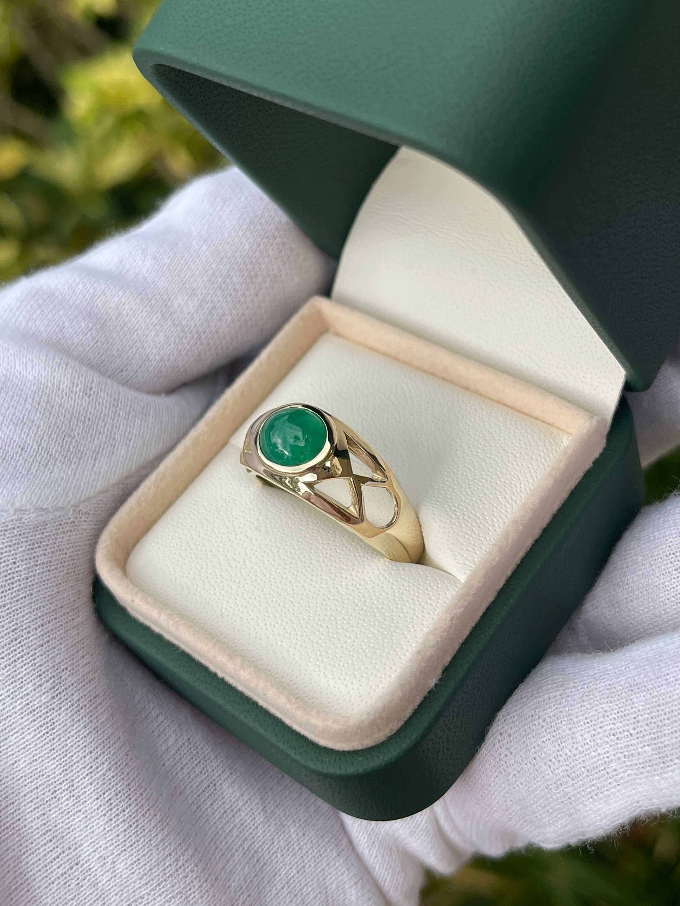 2.0 Carat Natural Green Emerald Oval Cabochon Gold Men's Ring