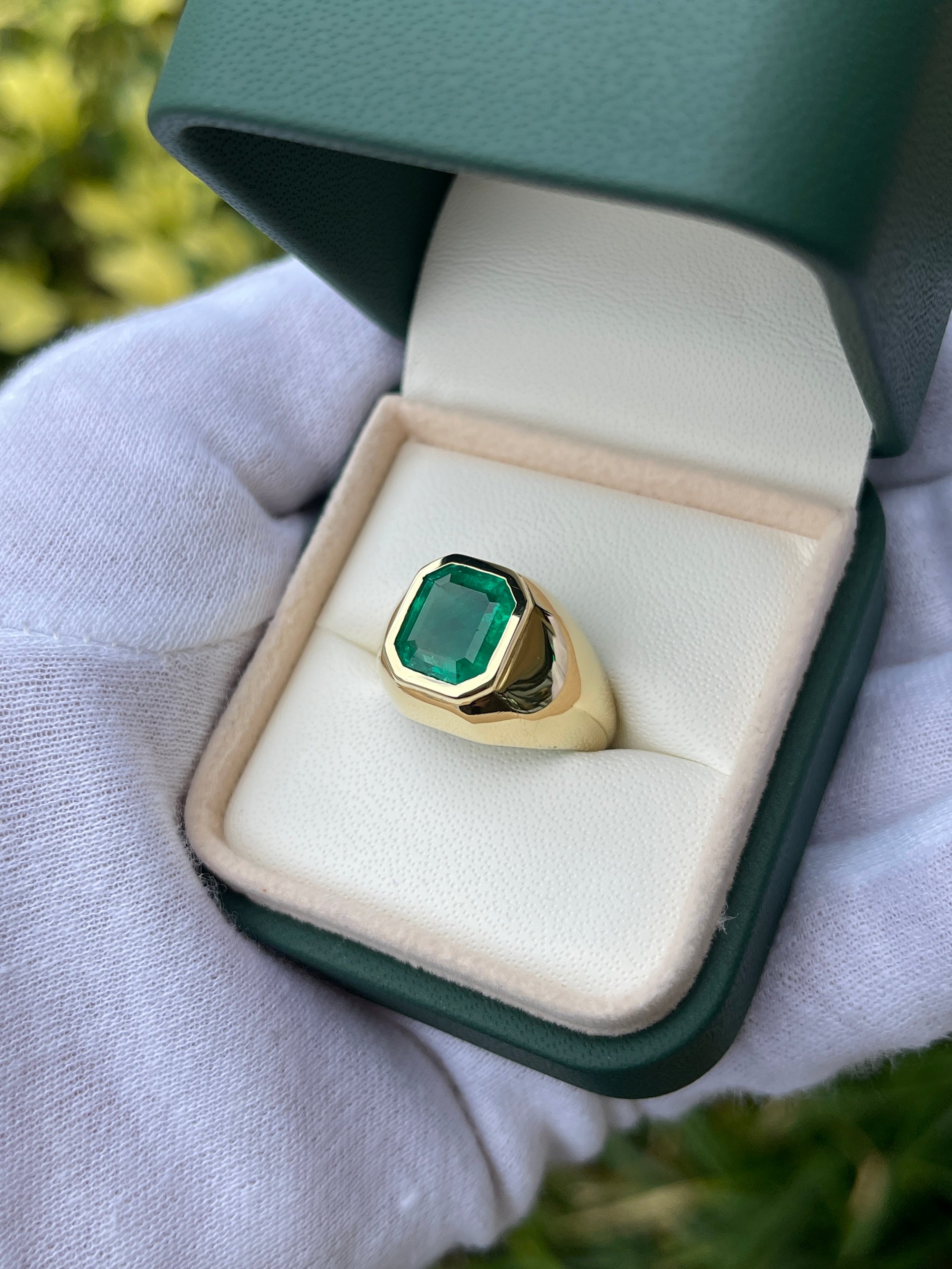 2.90ct 18K Men's Chunky Vivid Dark Green Colombian Emerald Cut Unisex Solitaire Gold Ring