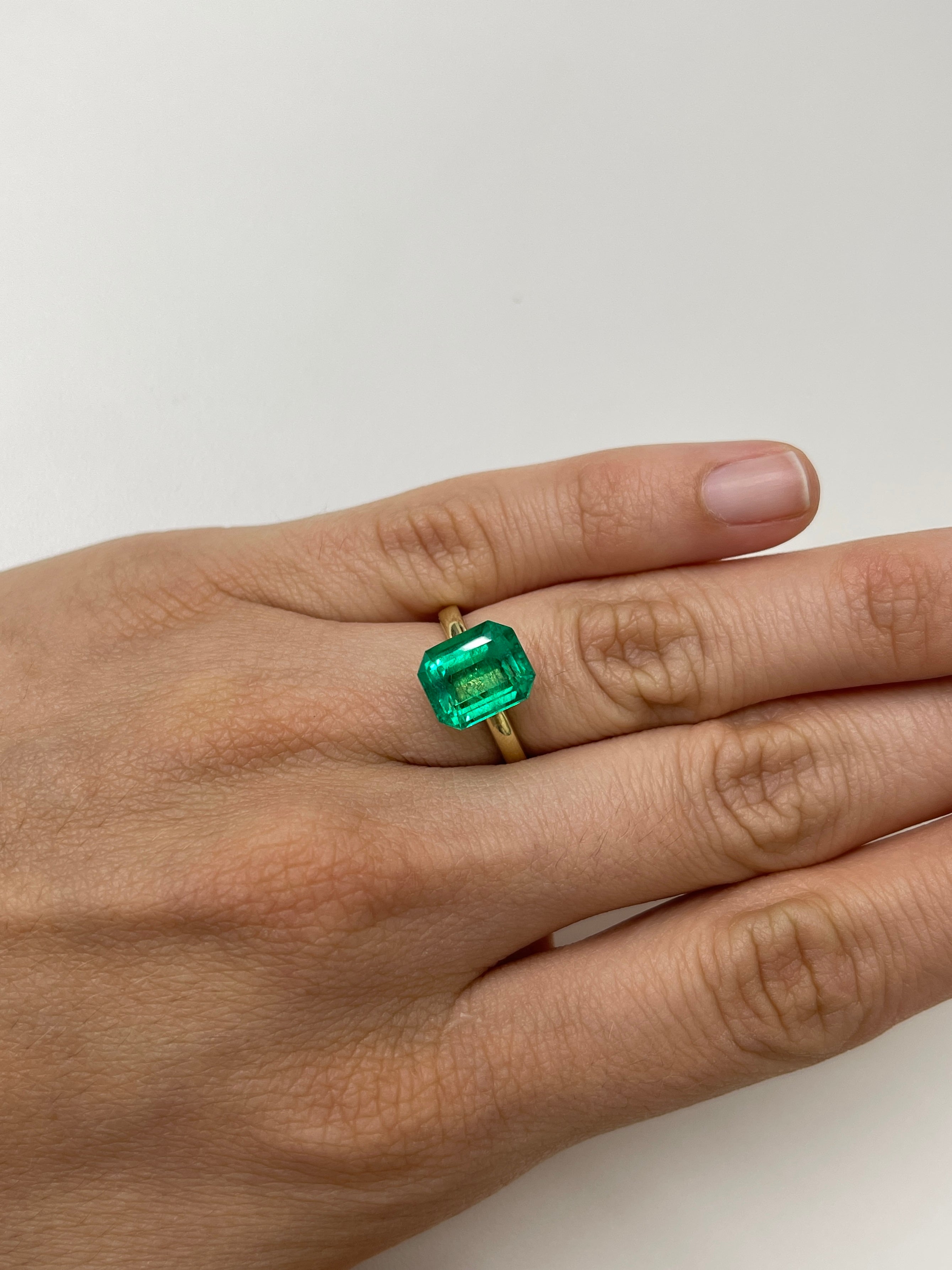 4.24 Carat 11x9 AAA+ Classic Green Natural Loose Colombian- Emerald Cut - JR Colombian Emeralds